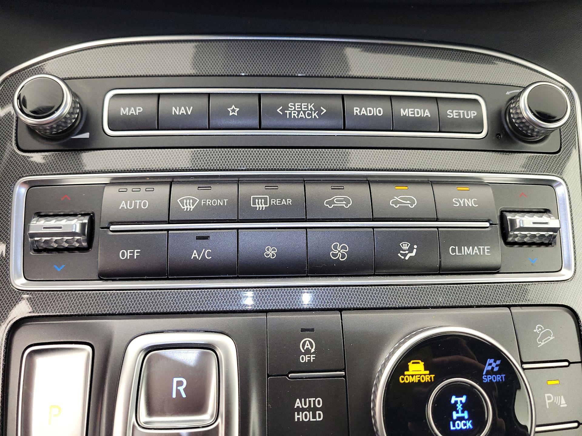 Thumbnail: 2022 Hyundai Santa Fe - 17