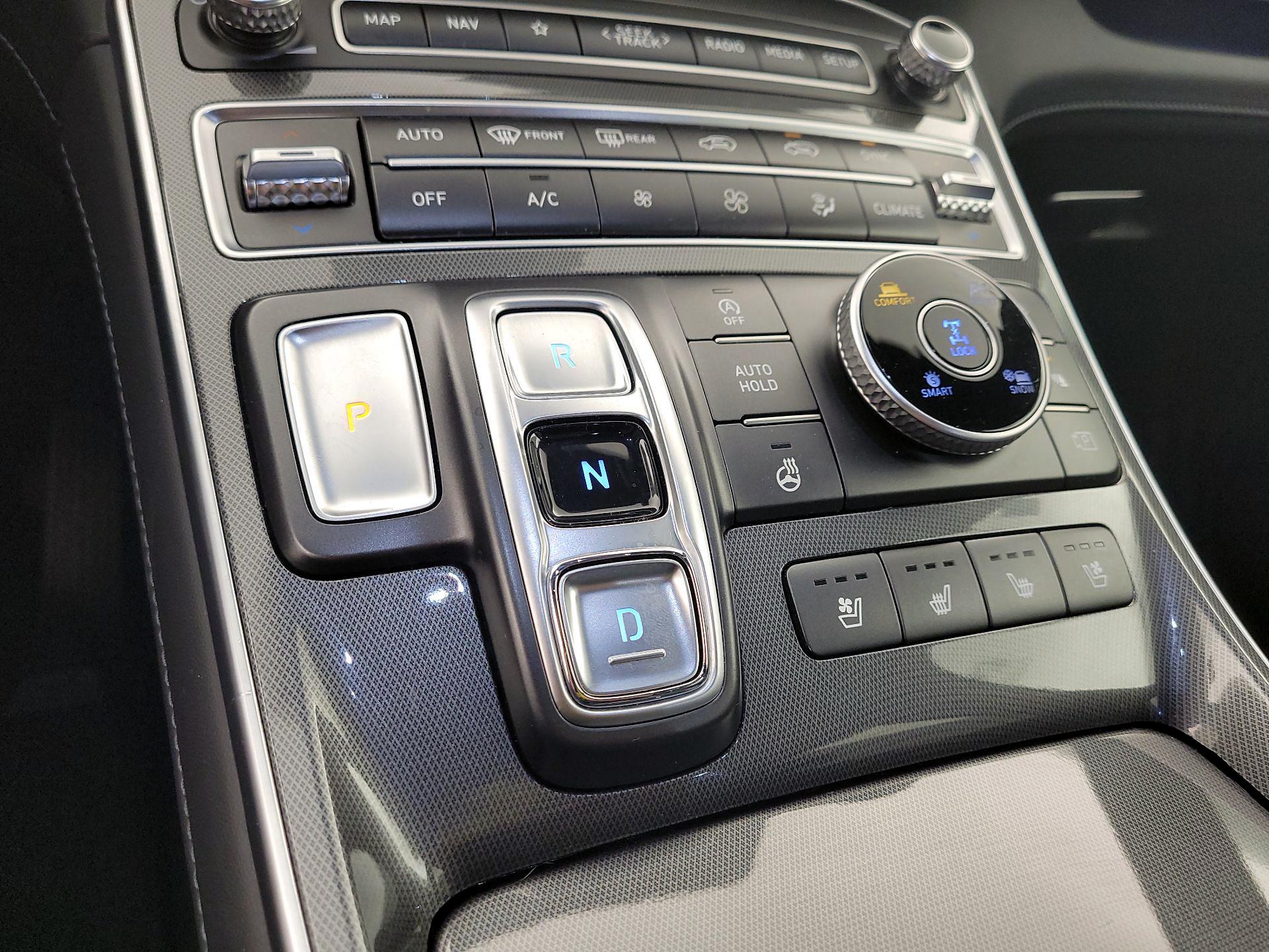 Thumbnail: 2022 Hyundai Santa Fe - 18