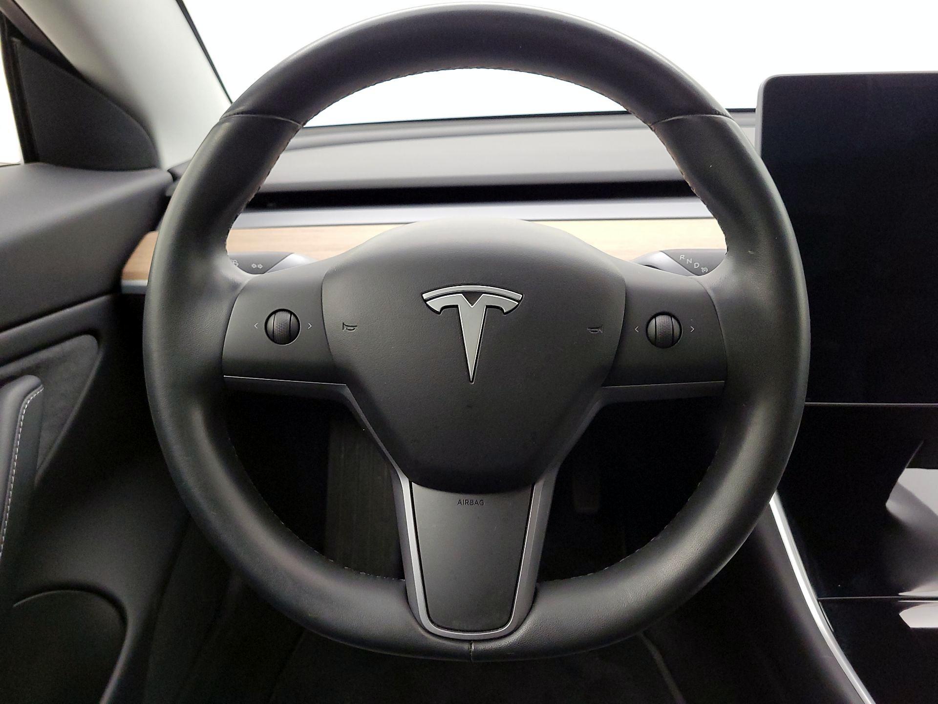 Thumbnail: 2019 Tesla Model 3 - 10