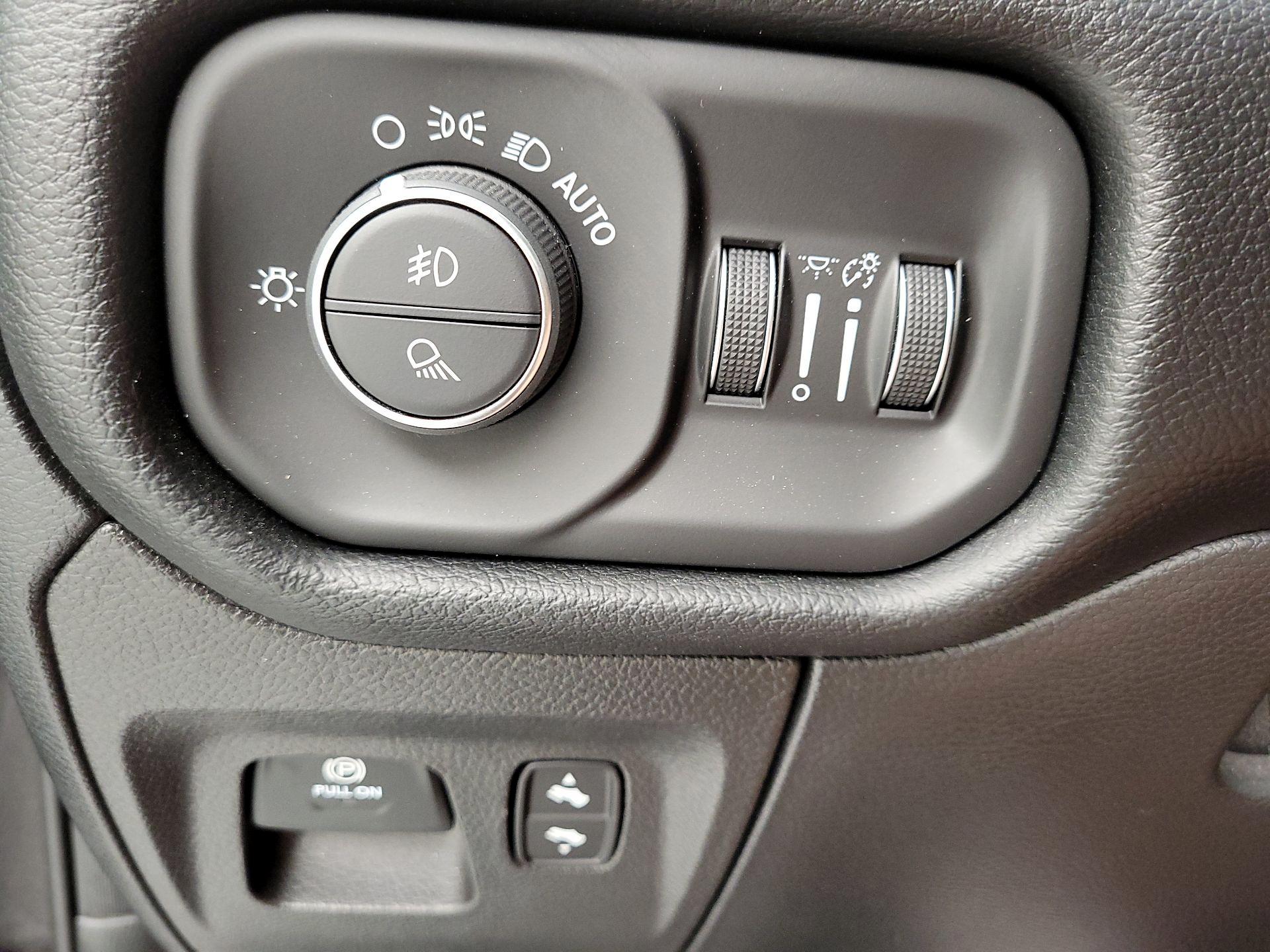 Thumbnail: 2020 RAM 1500 - 13