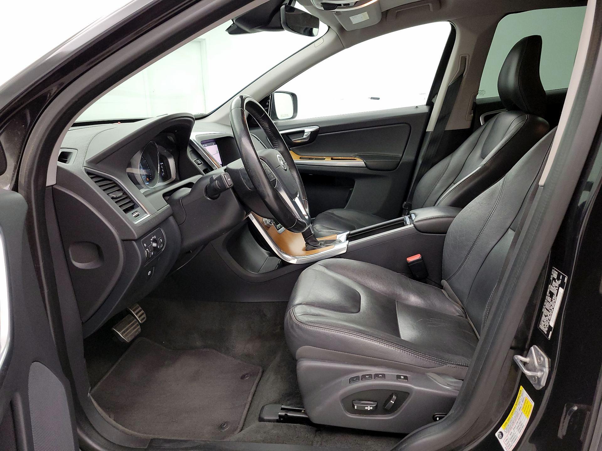 Thumbnail: 2017 Volvo XC60 - 11