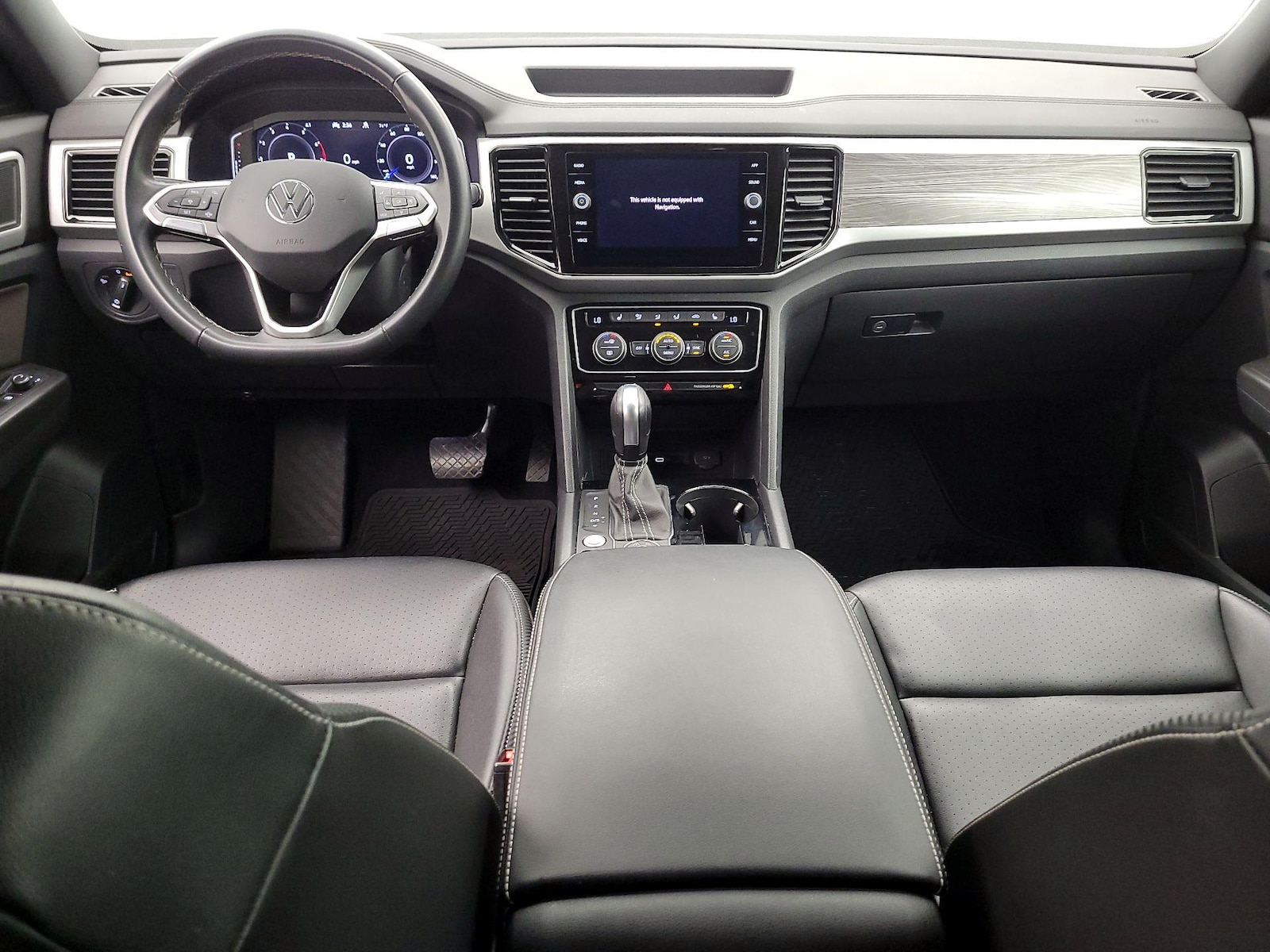 Image 10 of 2022 Volkswagen Atlas Cross Sport SE w/Tech