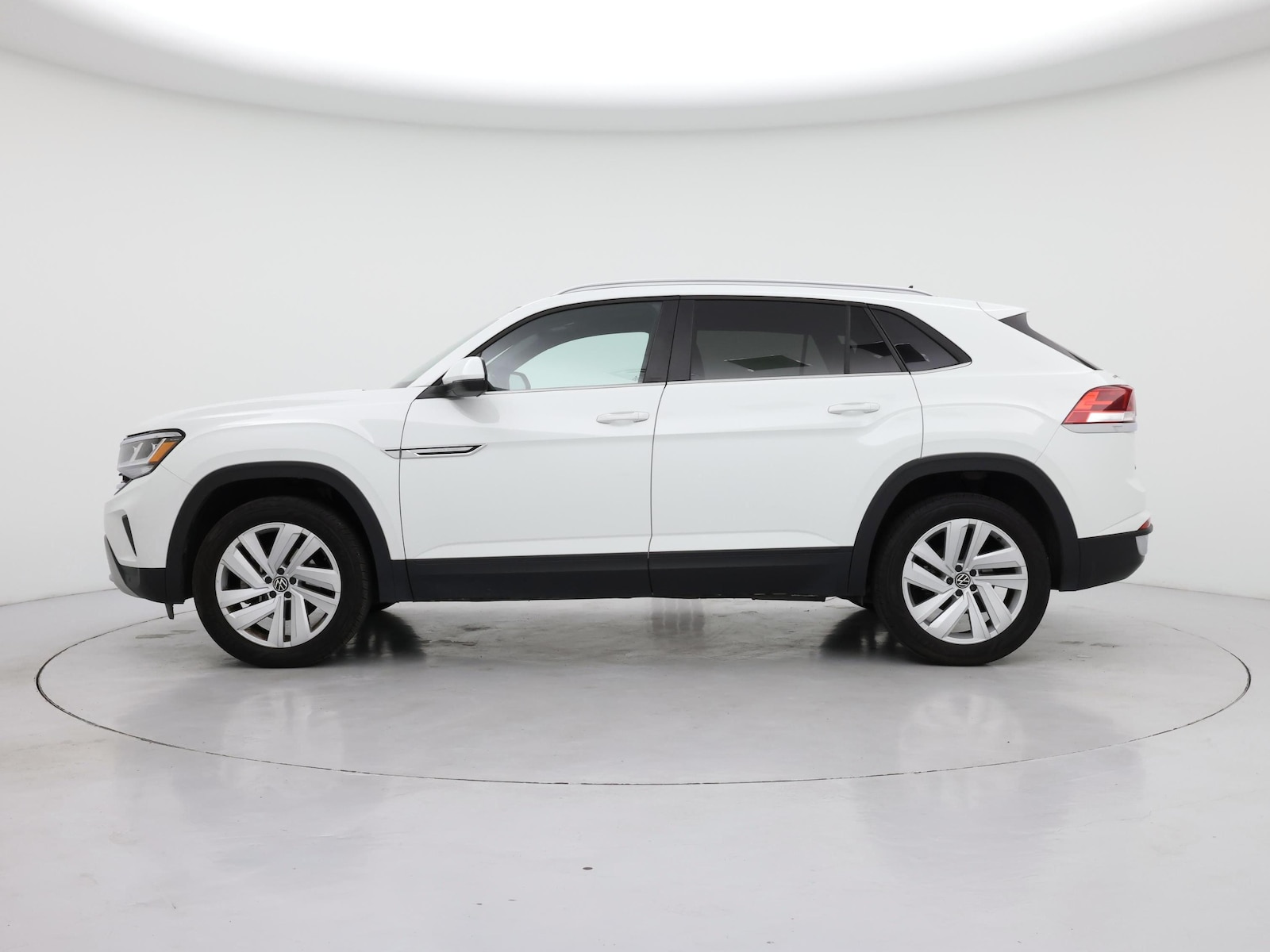 Image 4 of 2022 Volkswagen Atlas Cross Sport SE w/Tech