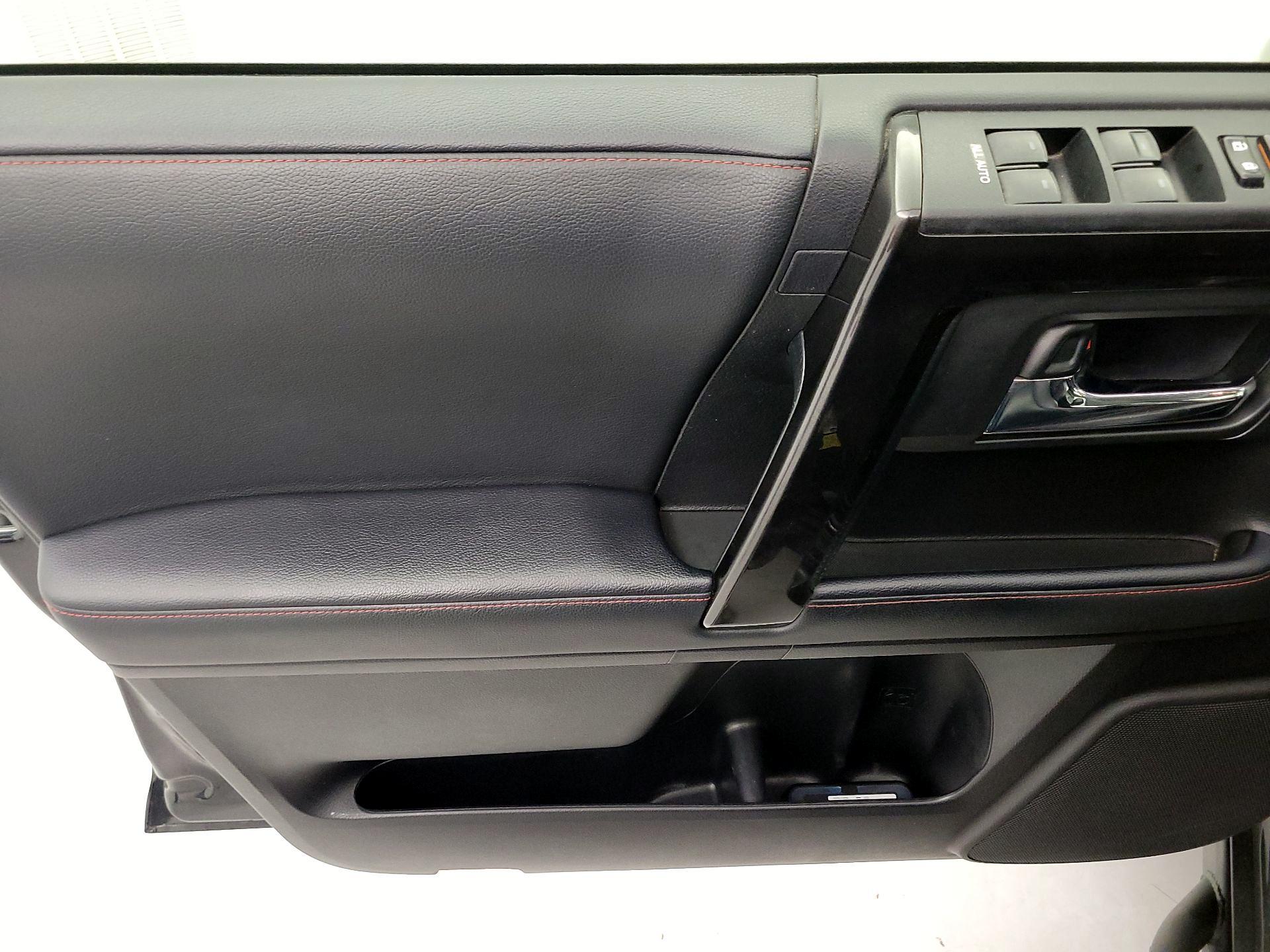 Thumbnail: 2021 Toyota 4Runner - 12