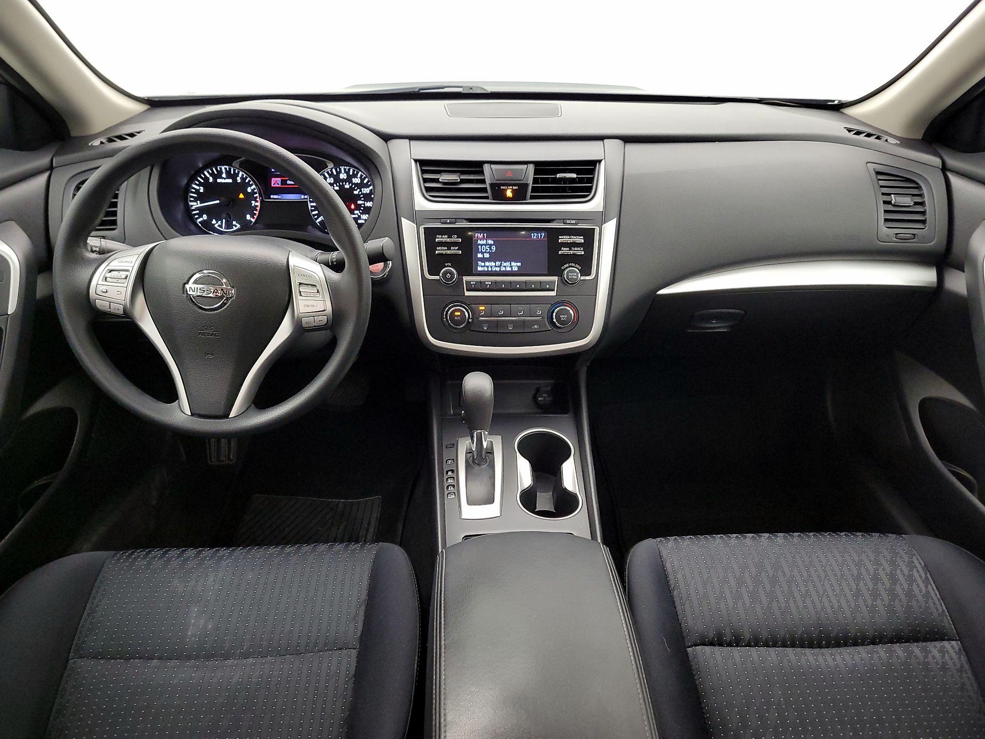 Thumbnail: 2016 Nissan Altima - 9