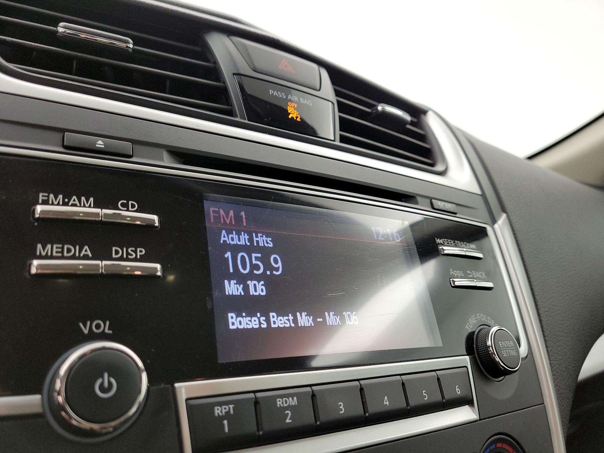 Thumbnail: 2016 Nissan Altima - 15