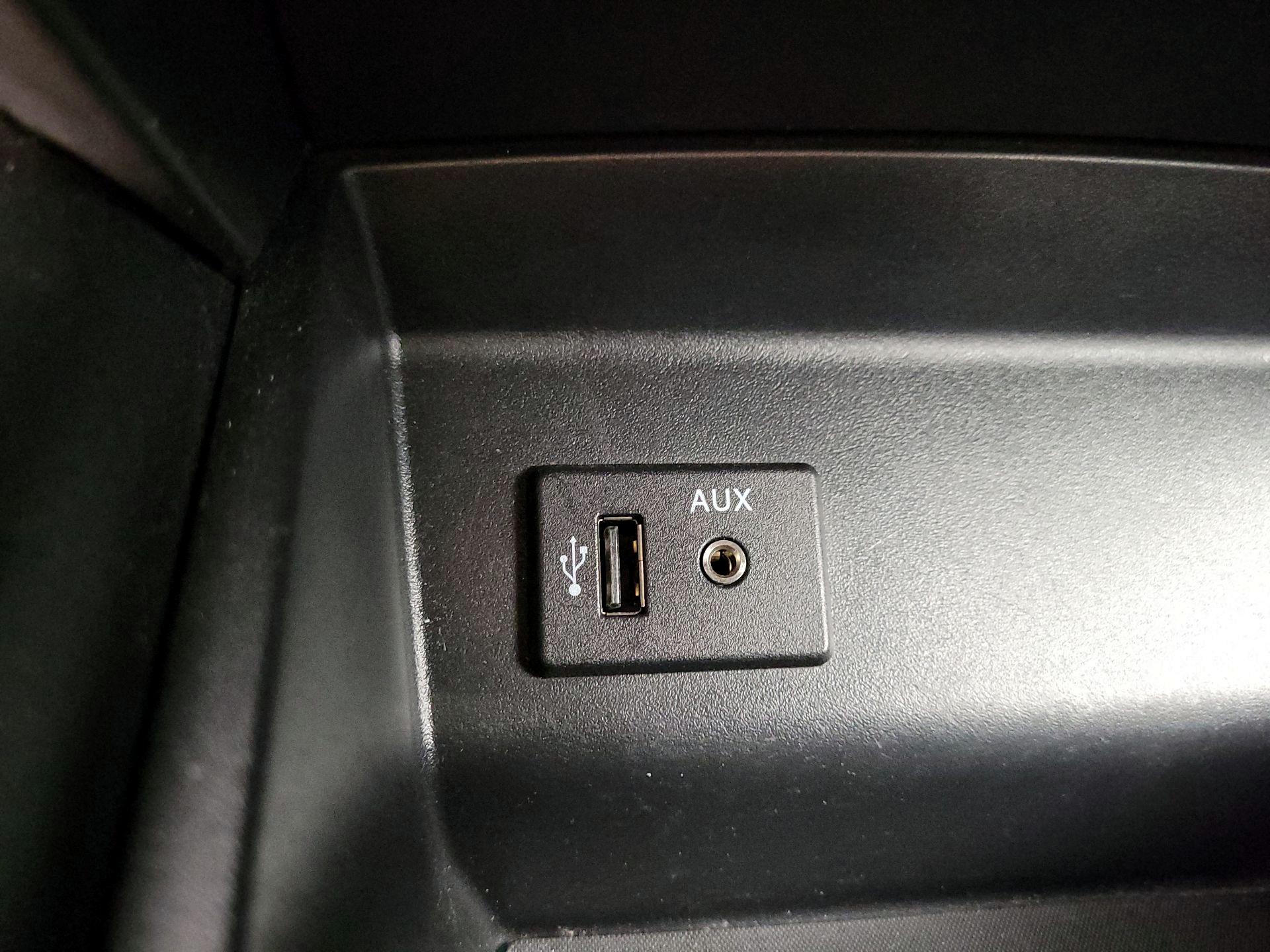 Thumbnail: 2016 Nissan Altima - 18