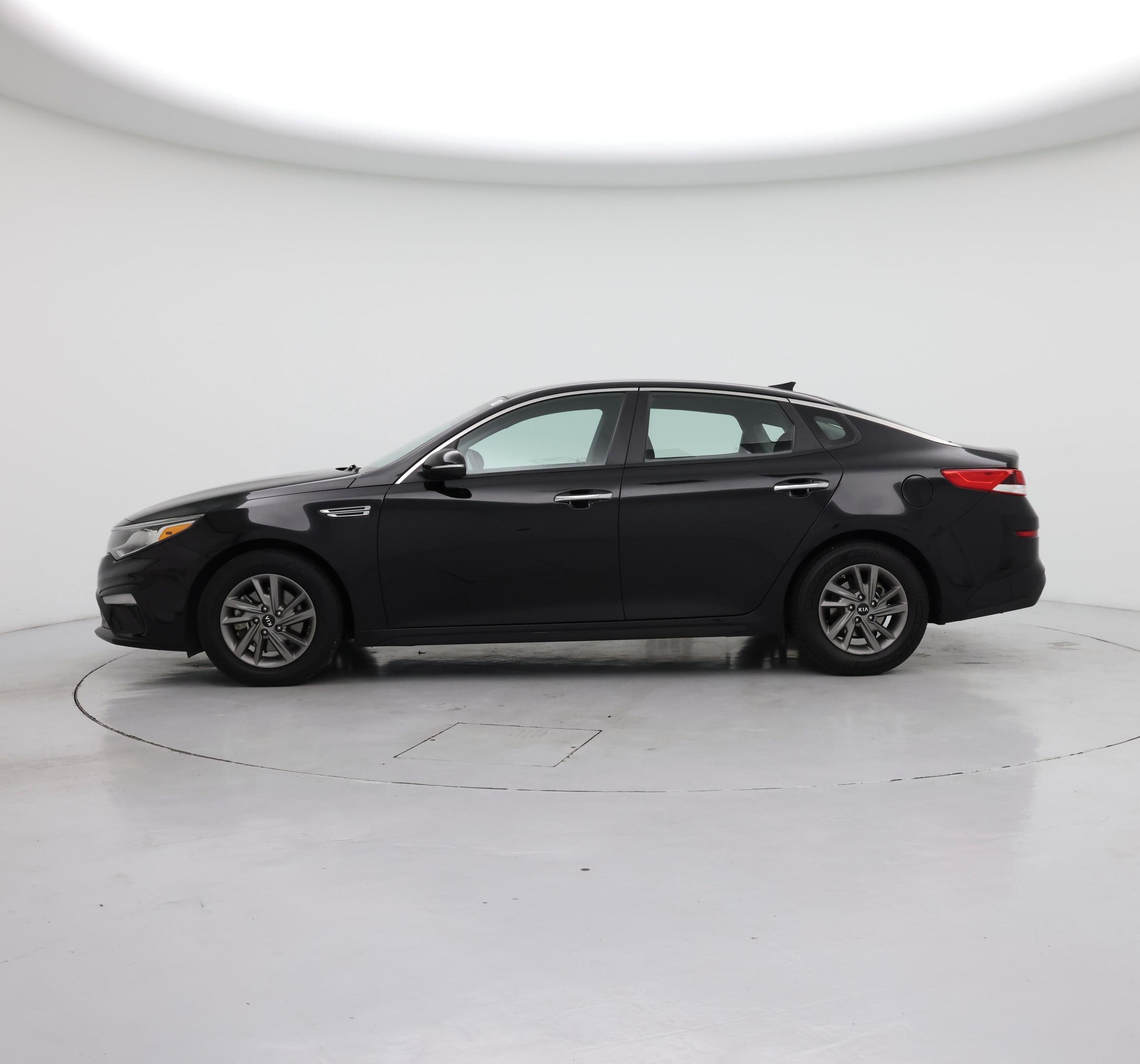 Thumbnail: 2020 Kia Optima - 3