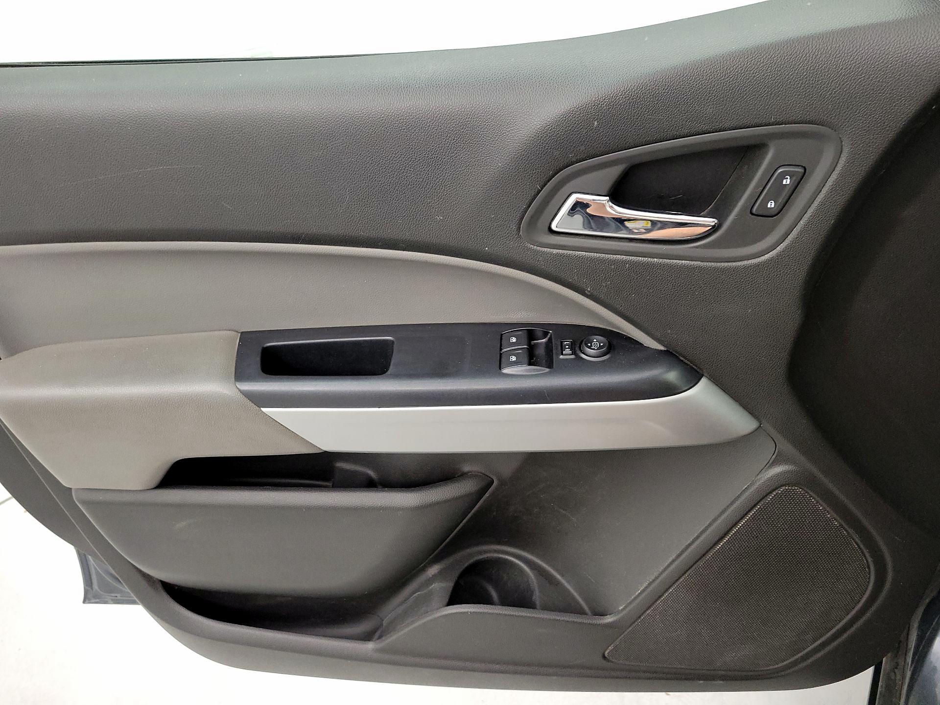 Thumbnail: 2015 Chevrolet Colorado - 12