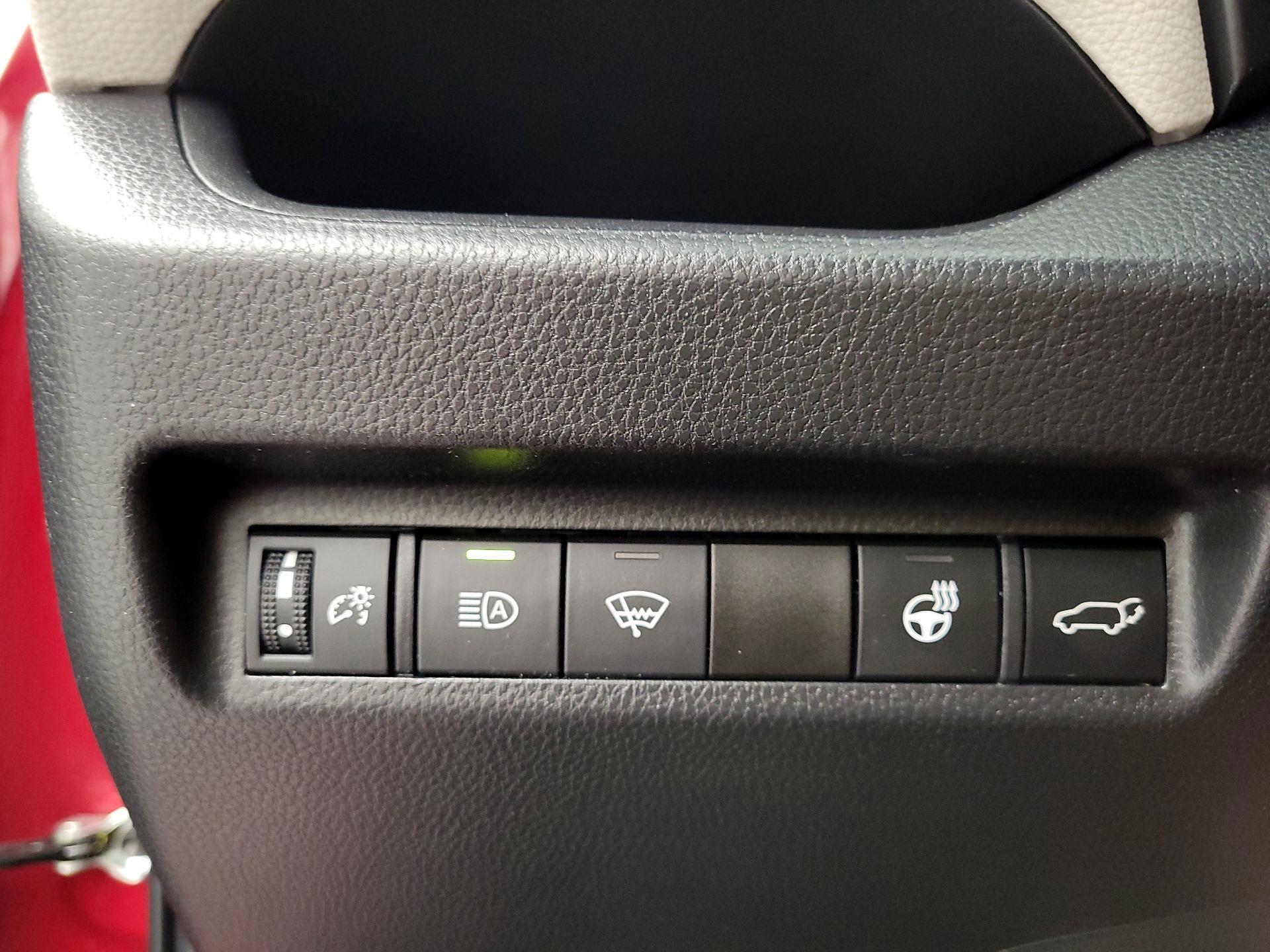 Thumbnail: 2022 Toyota RAV4 - 13