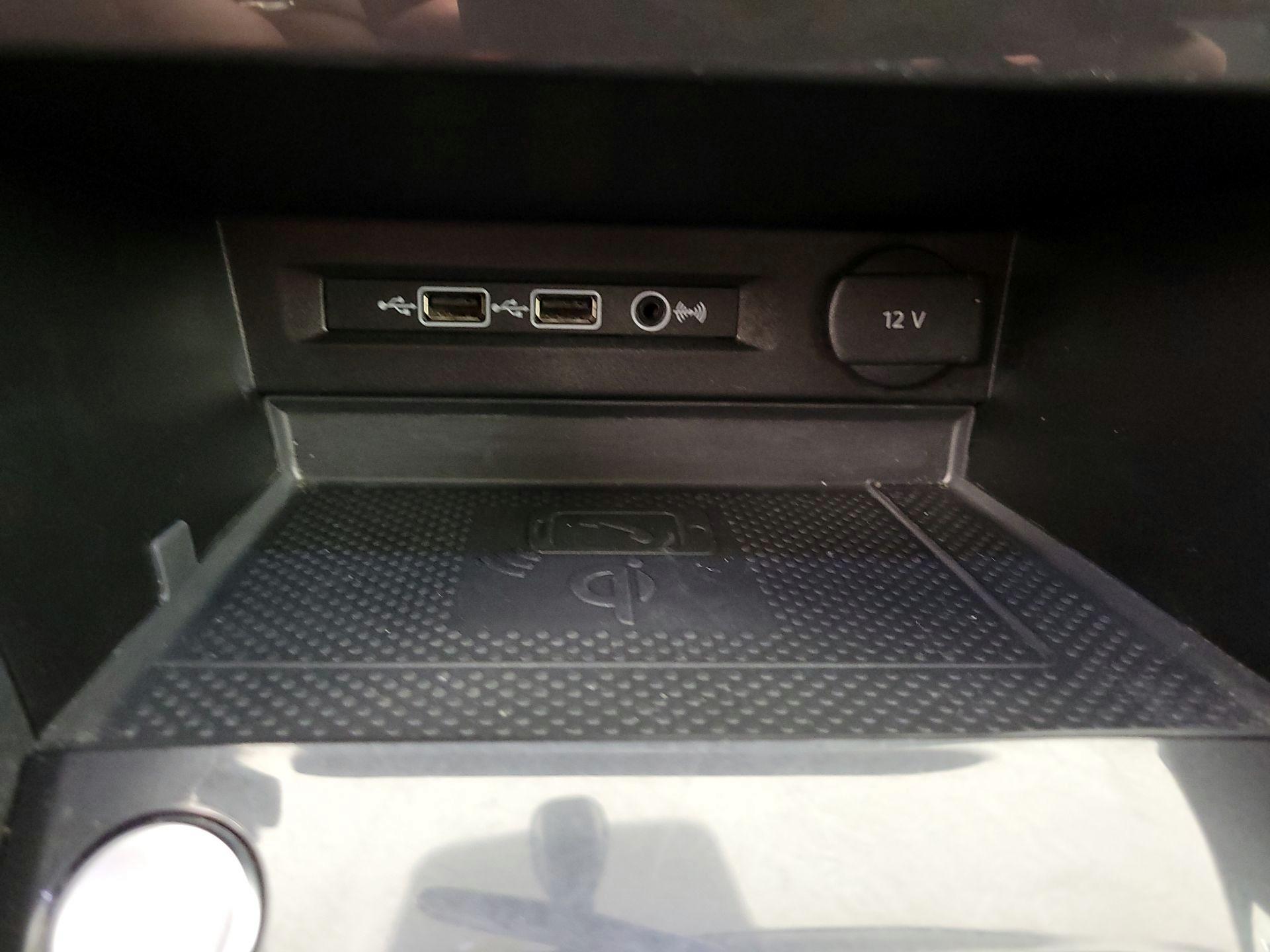 Thumbnail: 2020 Volkswagen Tiguan - 17