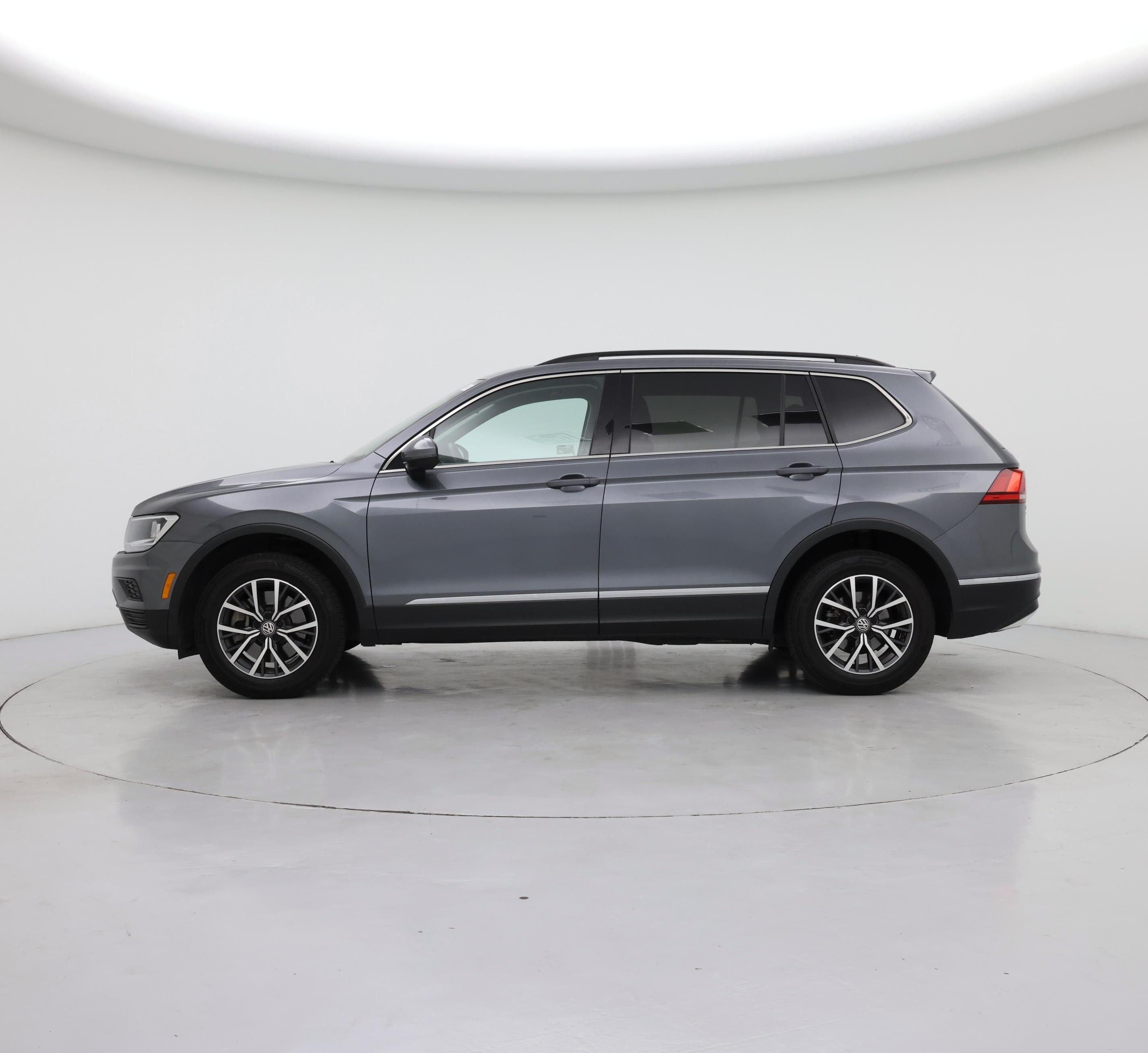 Thumbnail: 2020 Volkswagen Tiguan - 3