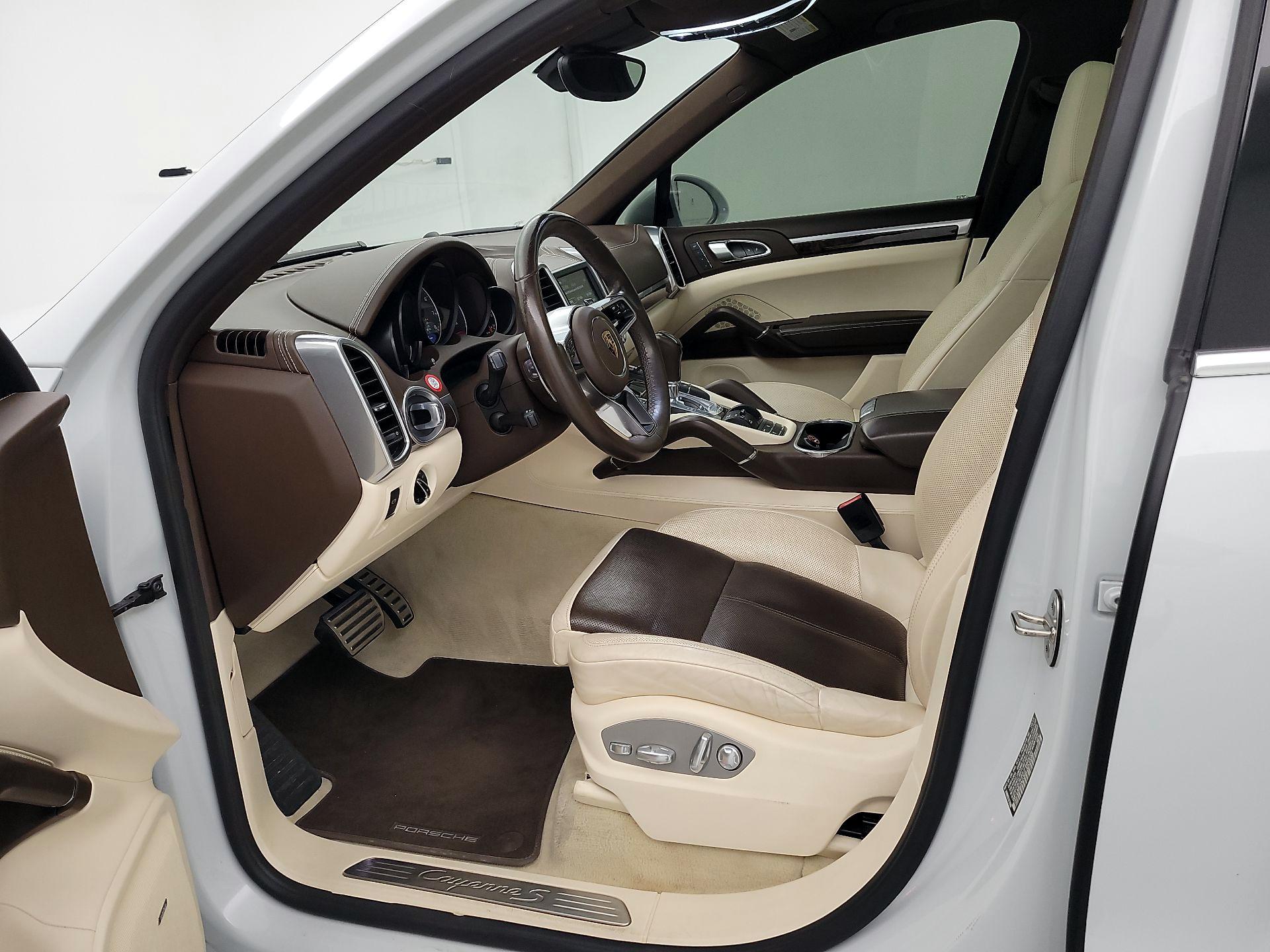 Thumbnail: 2016 Porsche Cayenne - 11