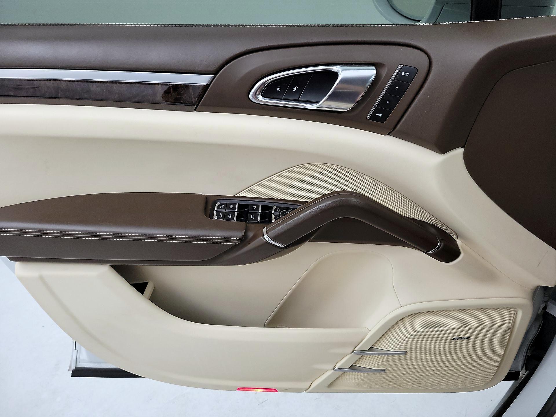 Thumbnail: 2016 Porsche Cayenne - 12