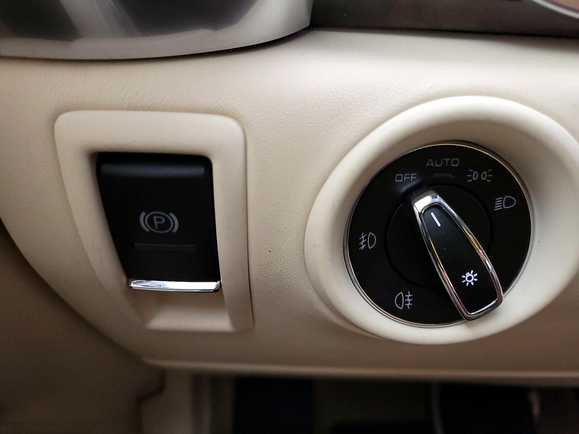 Thumbnail: 2016 Porsche Cayenne - 13