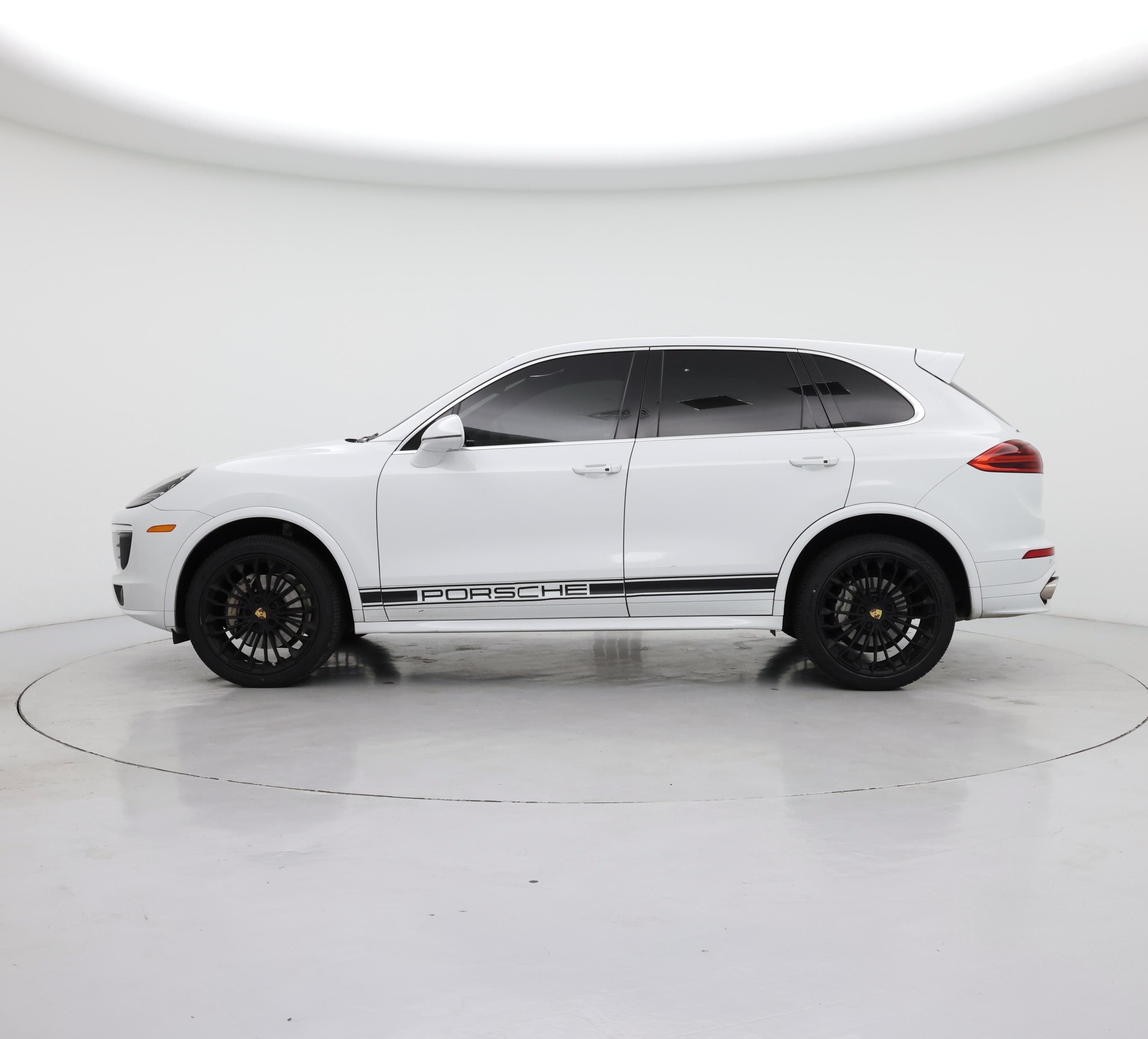 Thumbnail: 2016 Porsche Cayenne - 3