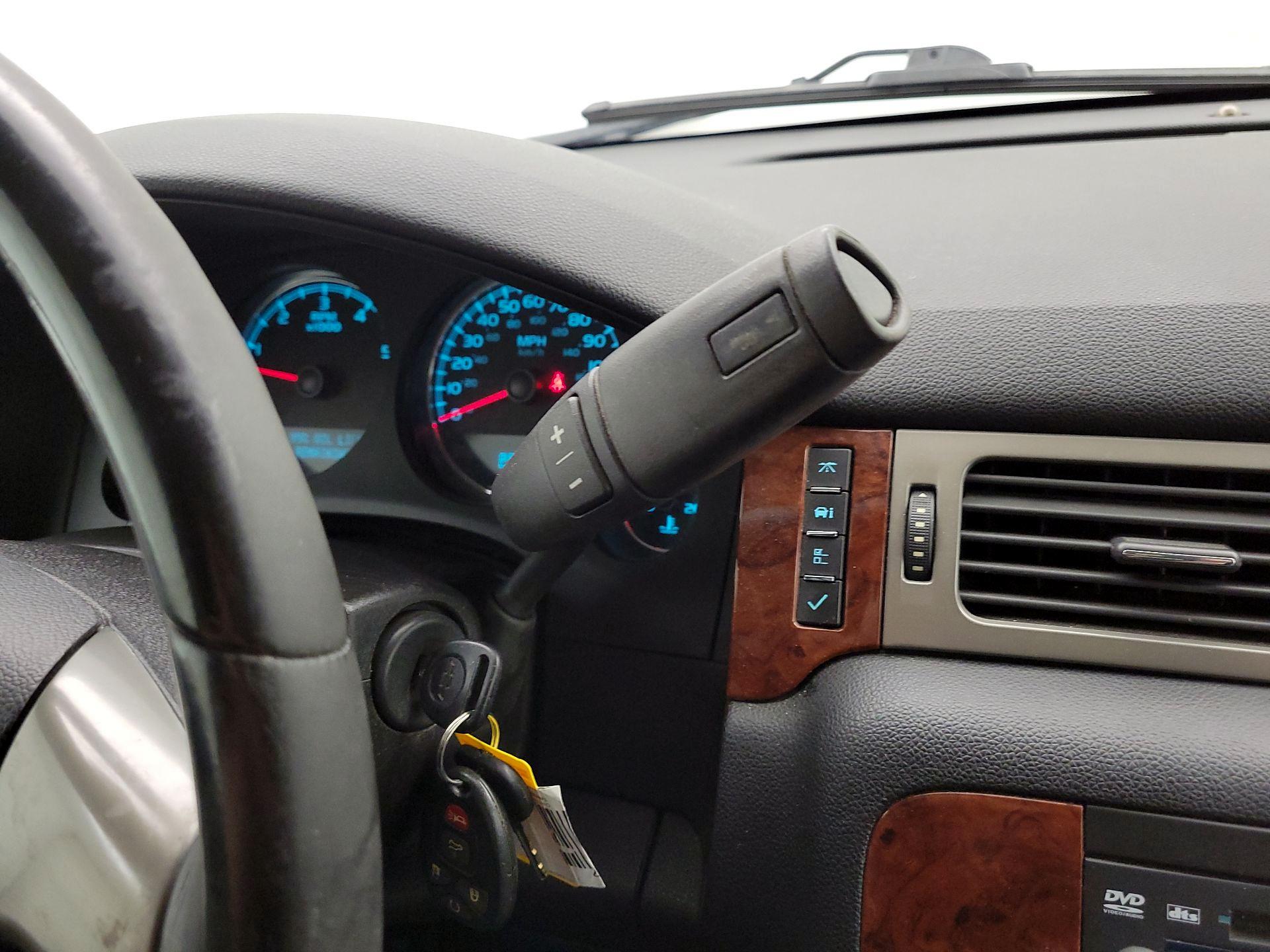 Thumbnail: 2013 Chevrolet Tahoe - 17
