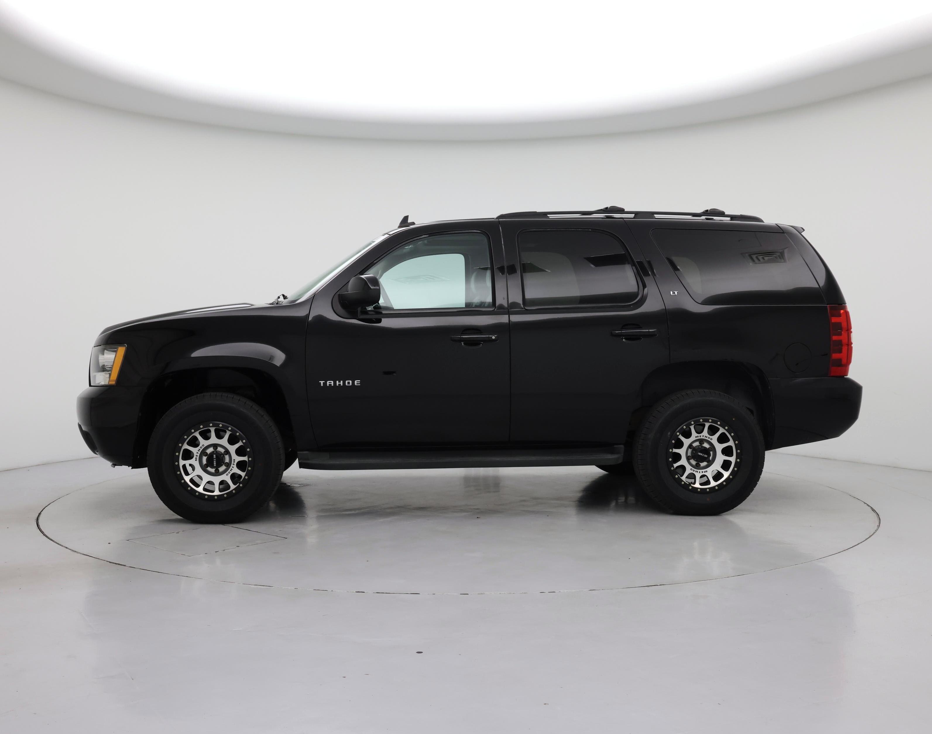 Thumbnail: 2013 Chevrolet Tahoe - 3