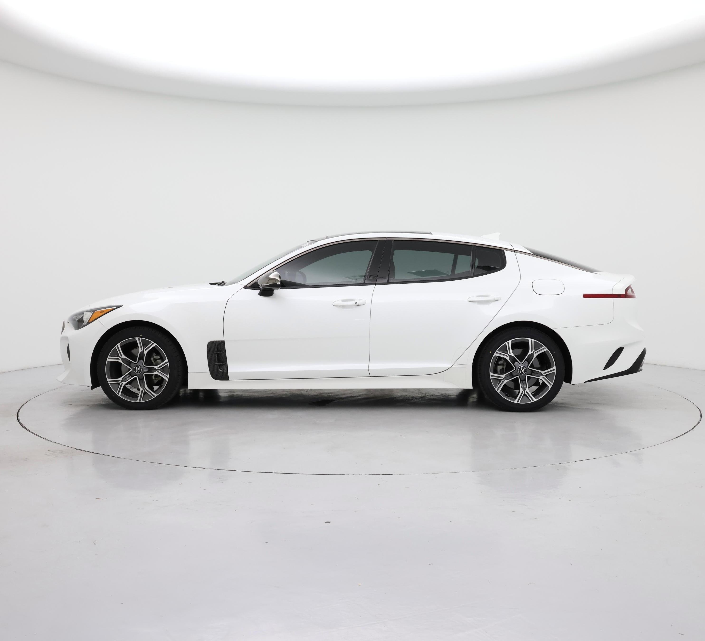 Thumbnail: 2020 Kia Stinger - 3