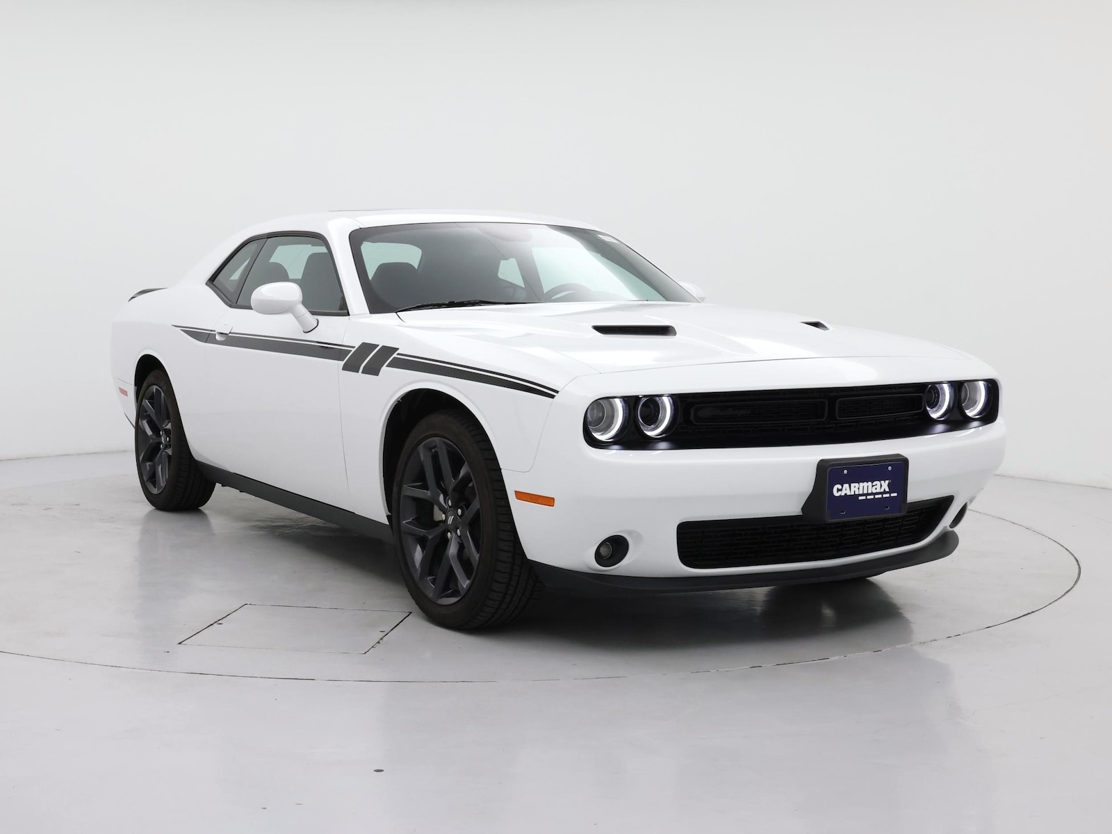 Image 2 of 2023 Dodge Challenger SXT