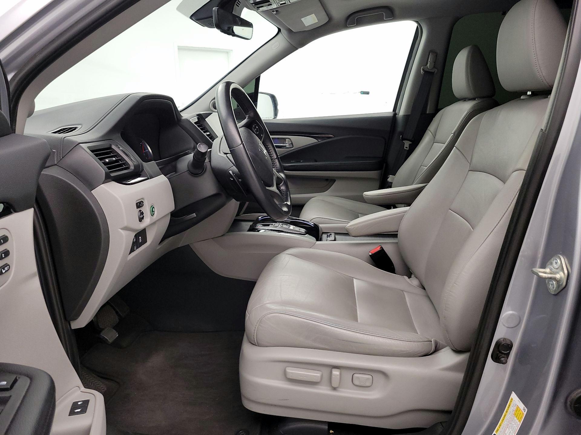 Thumbnail: 2020 Honda Pilot - 11