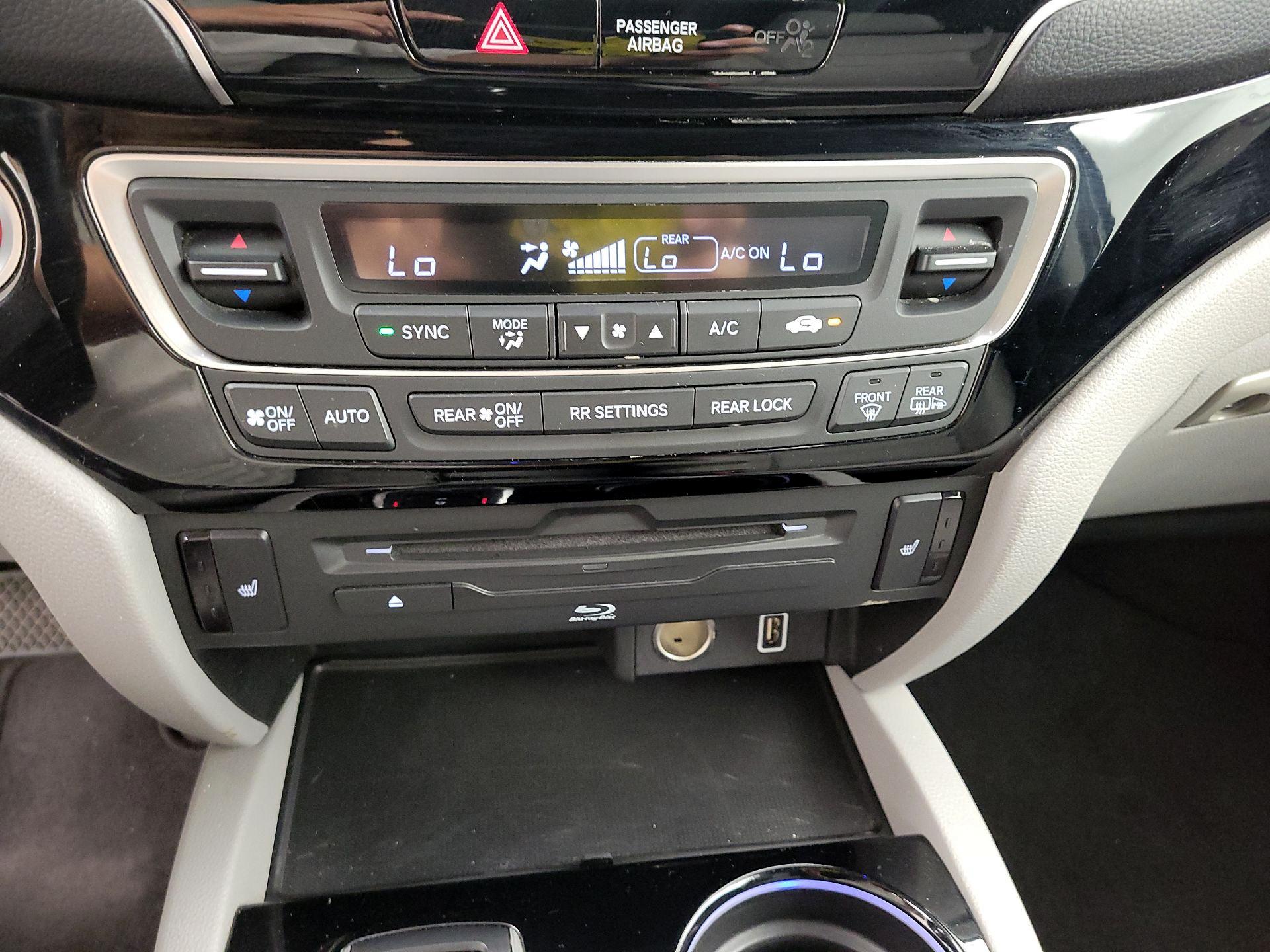 Thumbnail: 2020 Honda Pilot - 17
