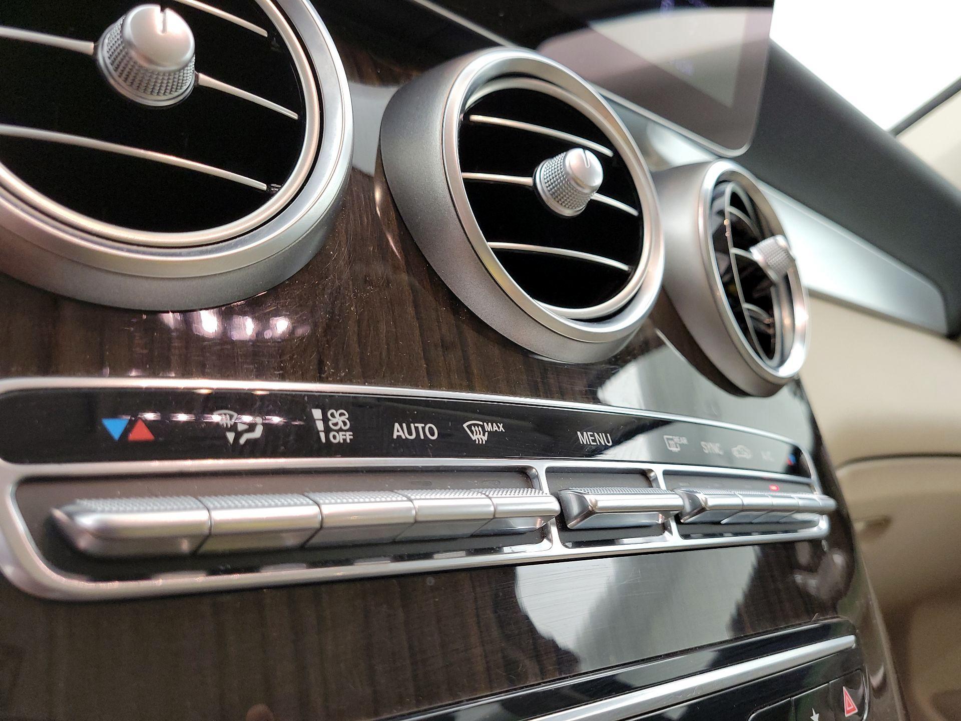 Thumbnail: 2020 Mercedes-Benz GLC - 16