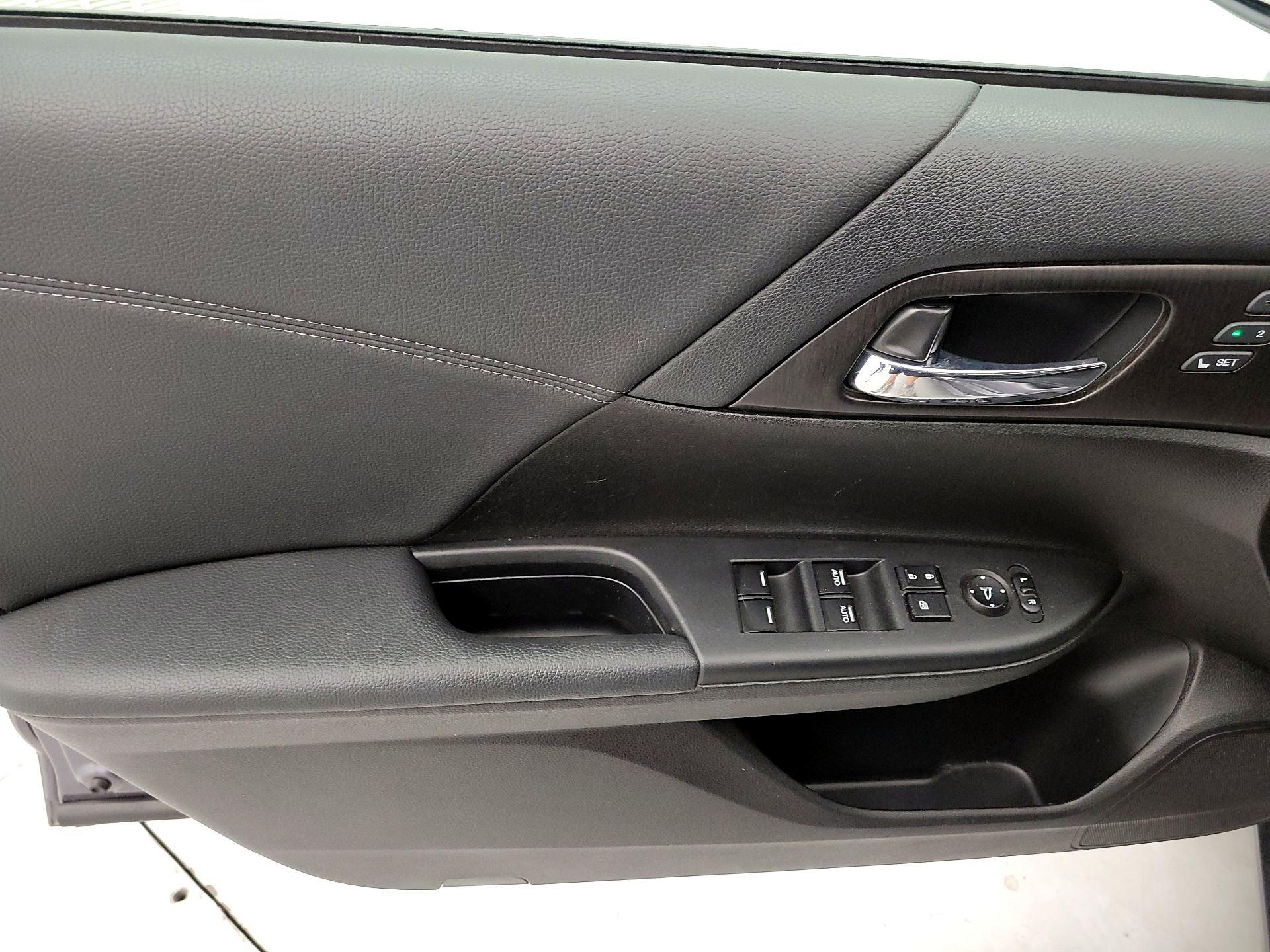 Thumbnail: 2015 Honda Accord - 12