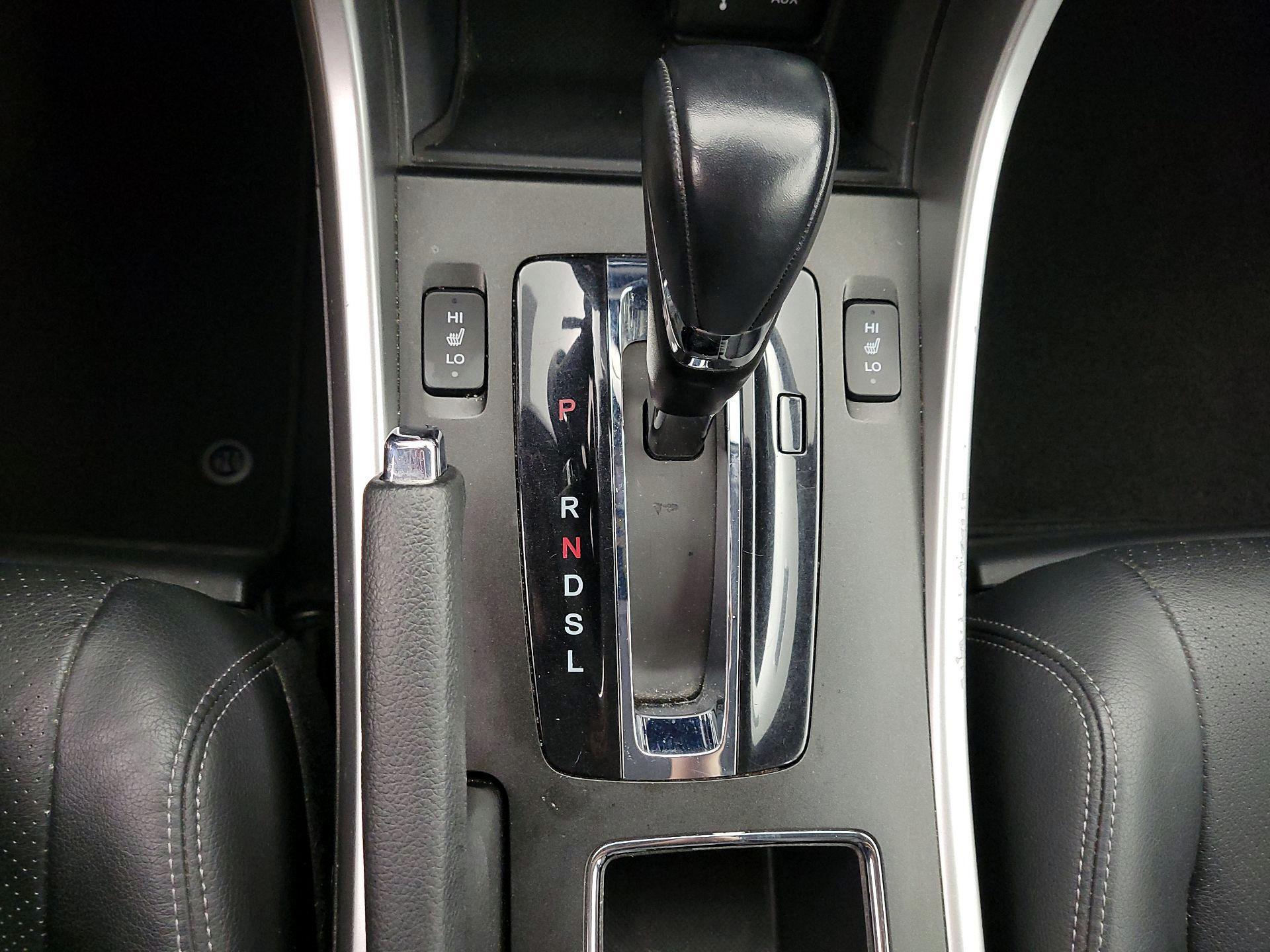 Thumbnail: 2015 Honda Accord - 17