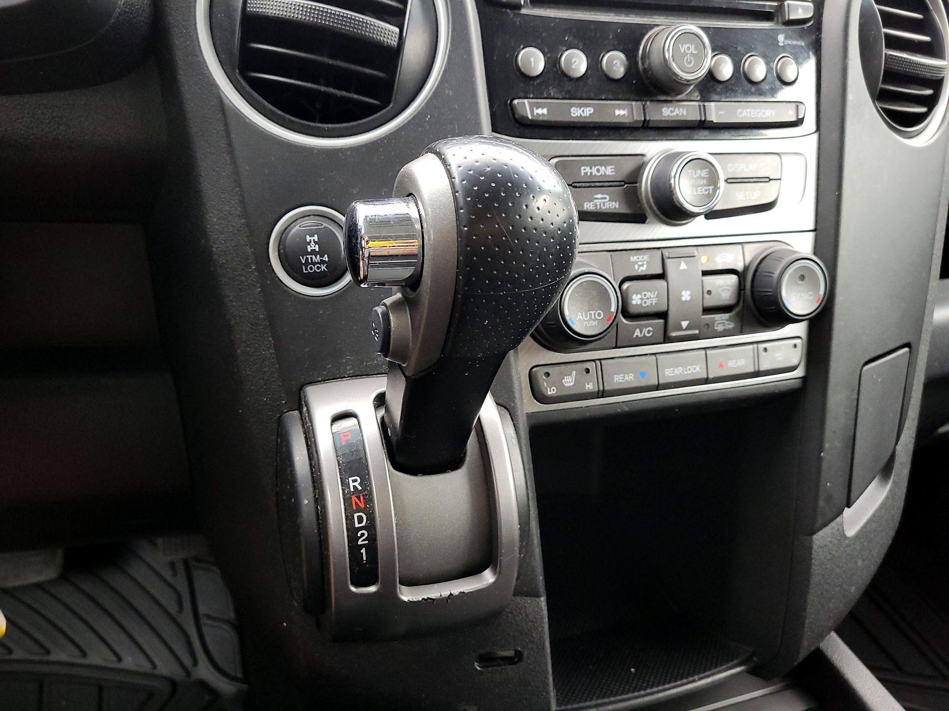 Thumbnail: 2015 Honda Pilot - 17