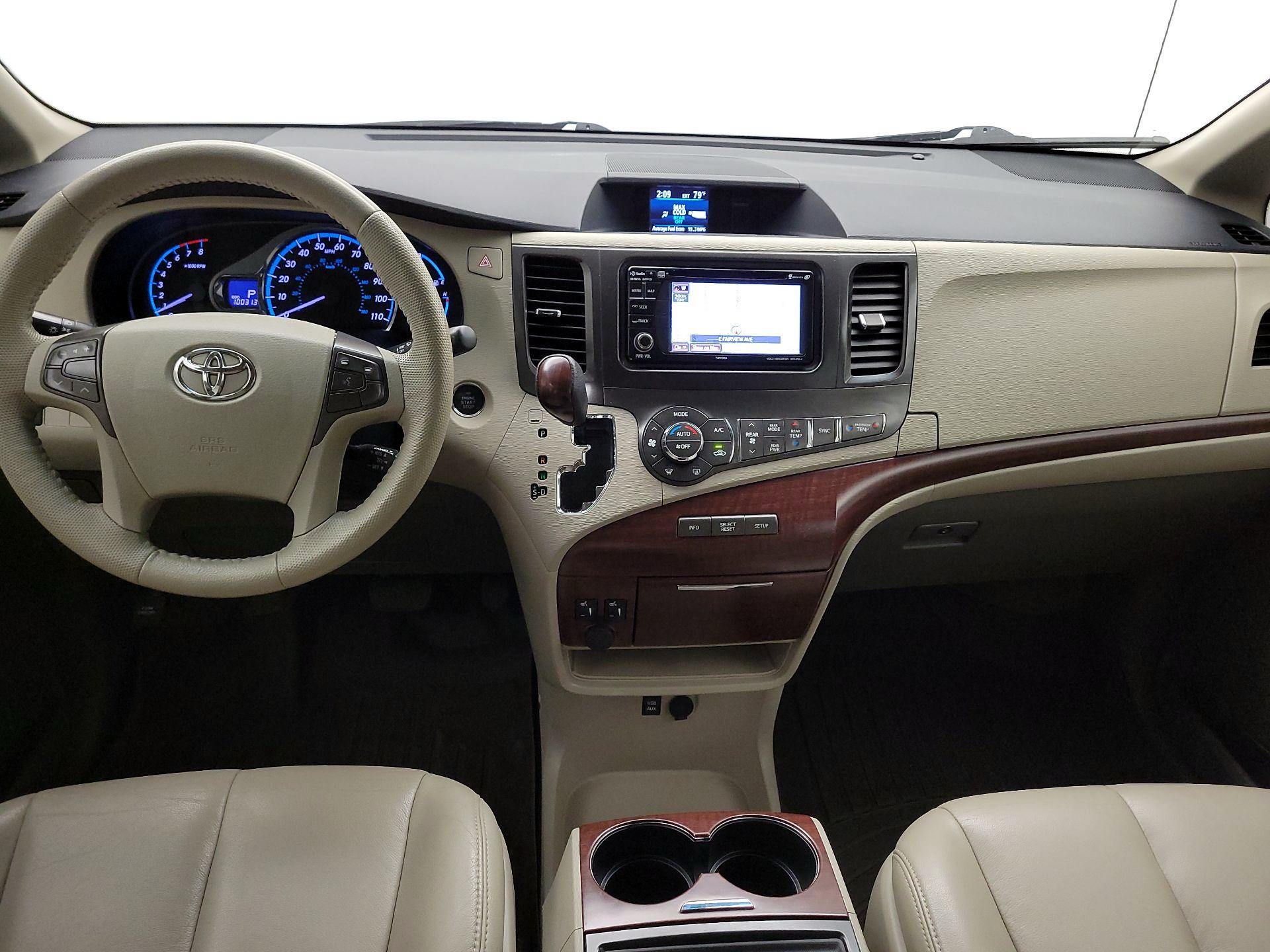 Thumbnail: 2013 Toyota Sienna - 9