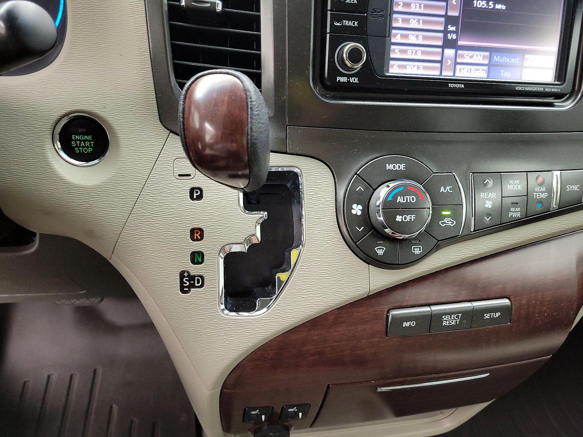 Thumbnail: 2013 Toyota Sienna - 18