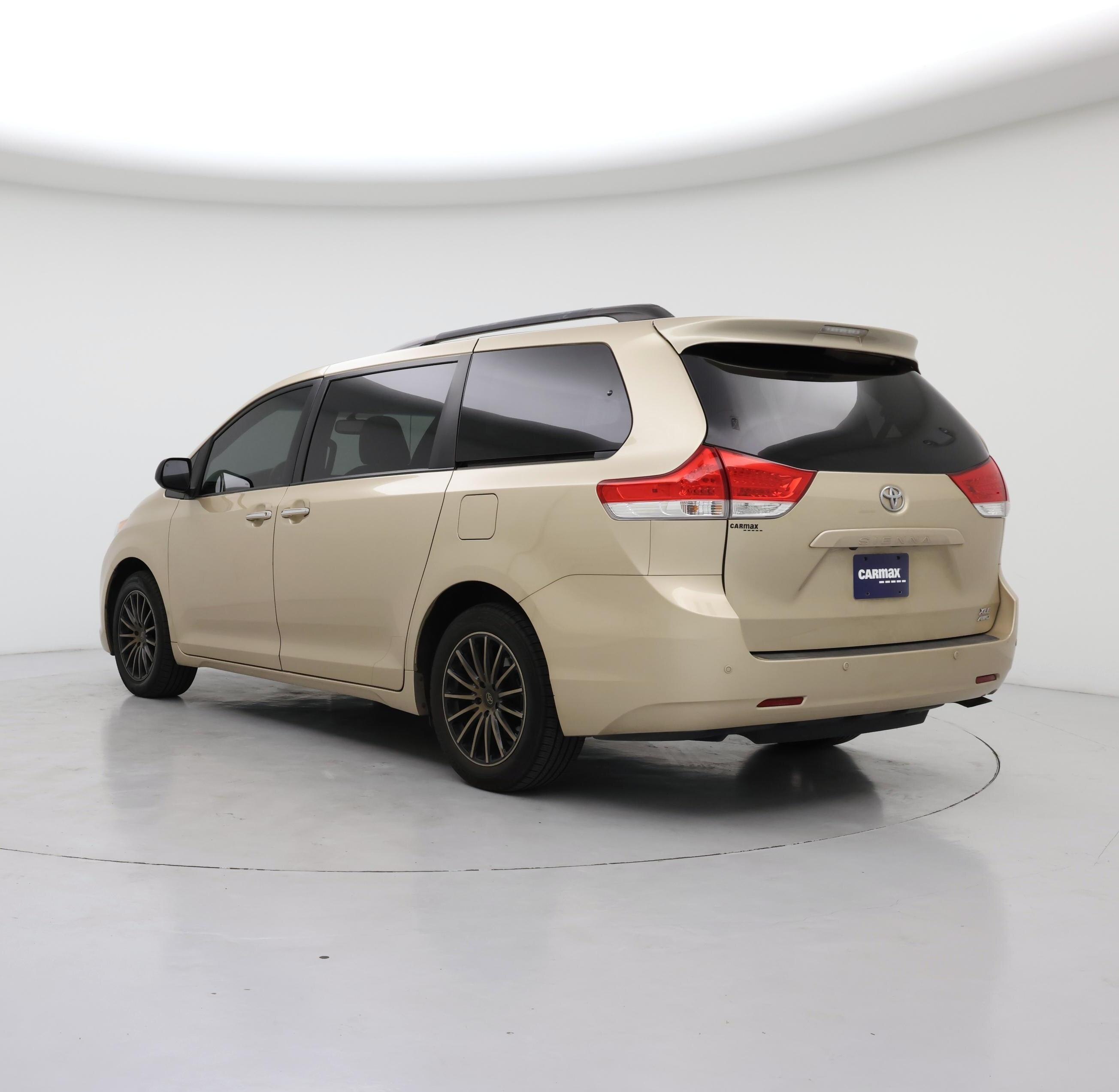 Thumbnail: 2013 Toyota Sienna - 2