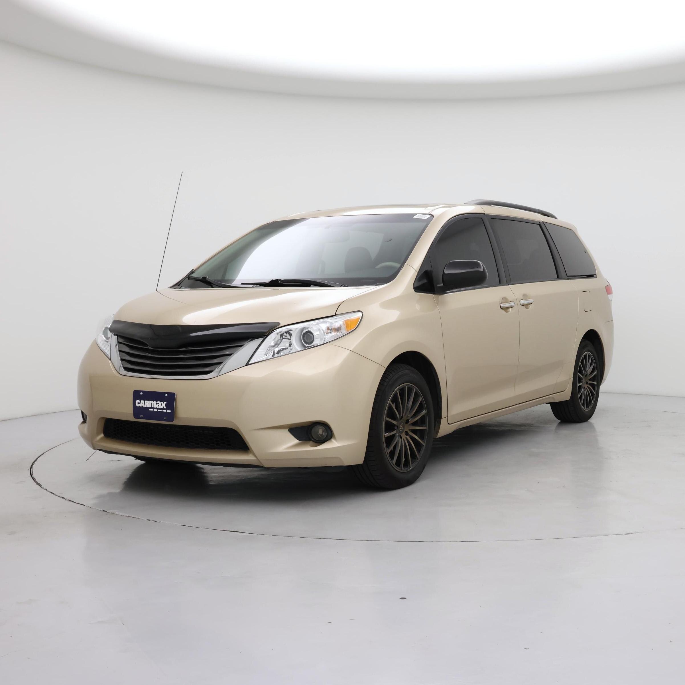 Thumbnail: 2013 Toyota Sienna - 4