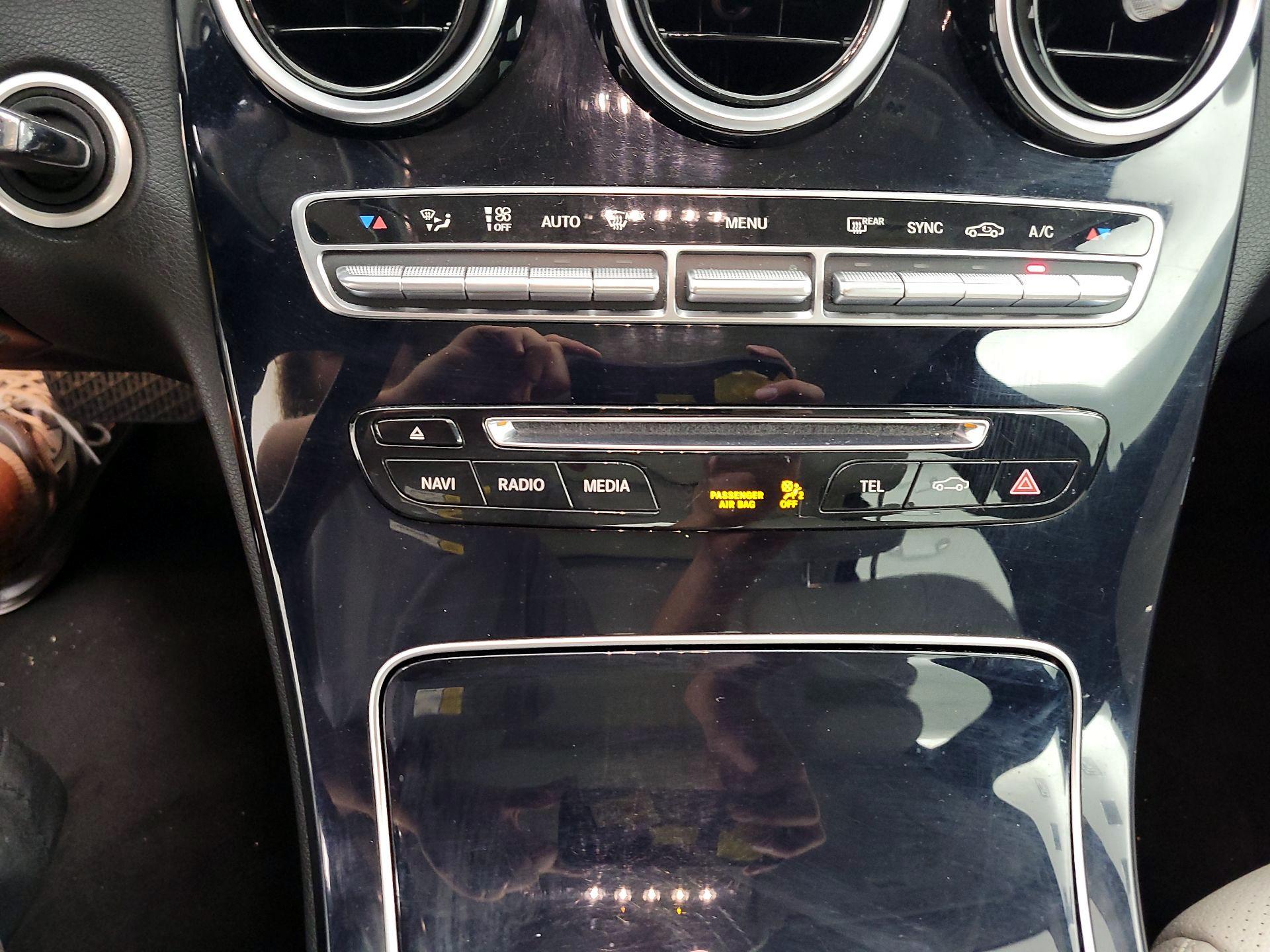 Thumbnail: 2016 Mercedes-Benz C-Class - 16