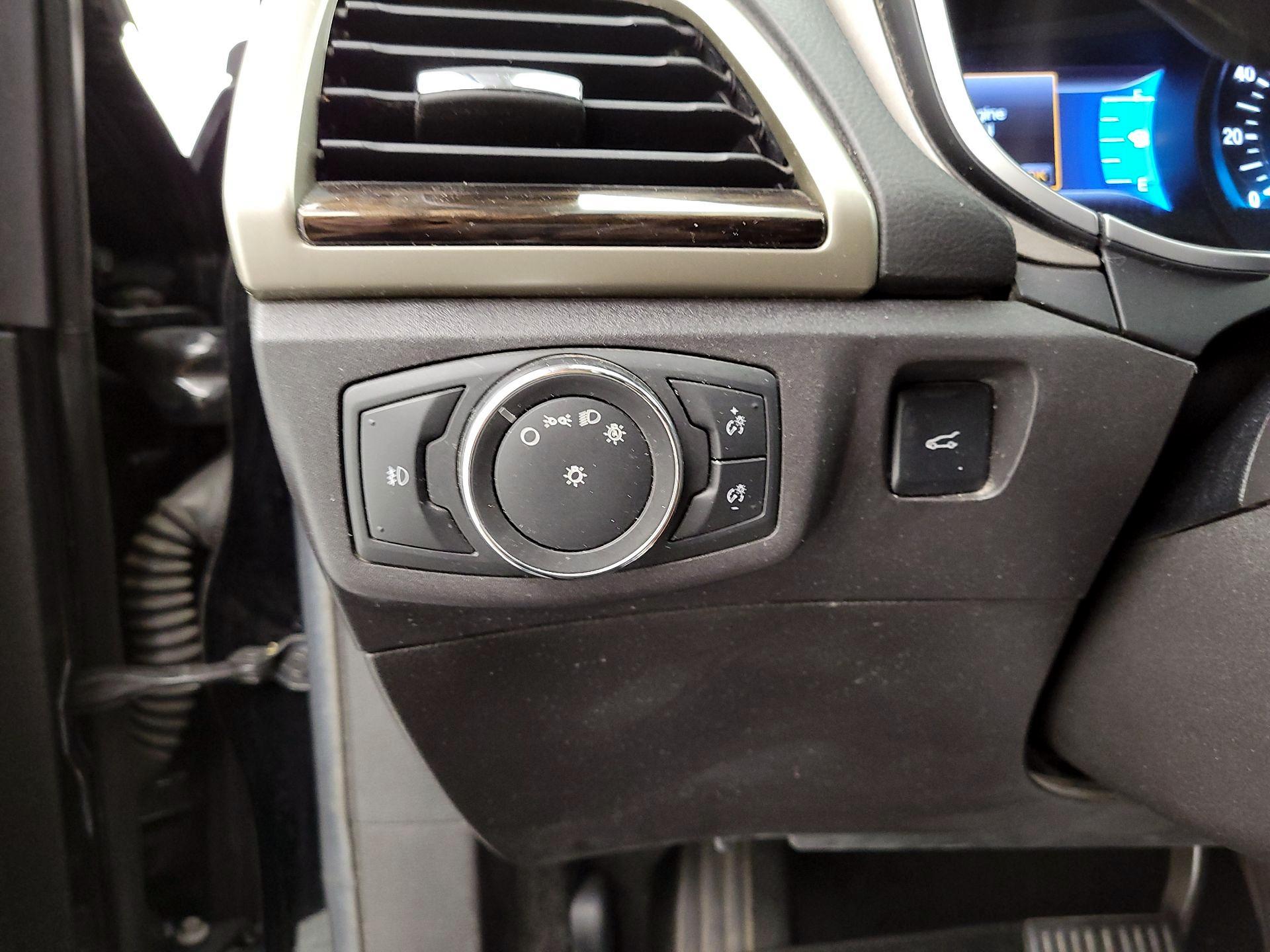 Thumbnail: 2016 Ford Fusion - 13