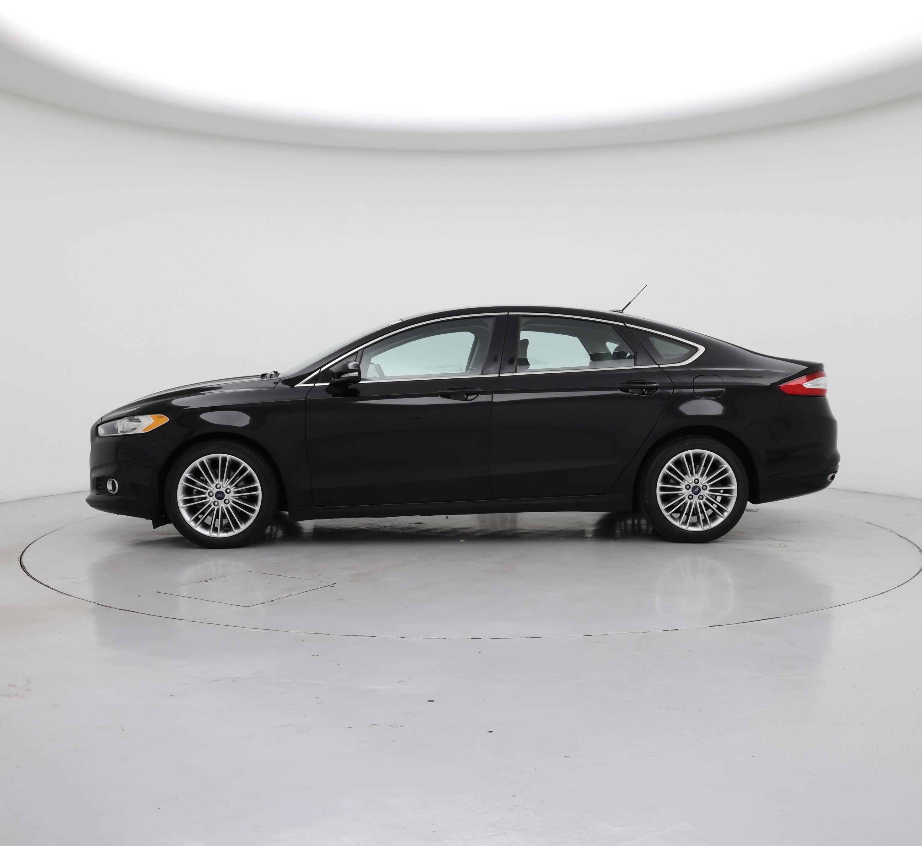 Thumbnail: 2016 Ford Fusion - 3