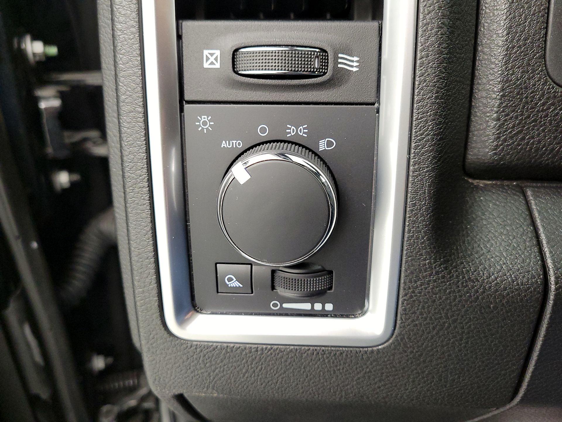 Thumbnail: 2021 RAM 1500 Classic - 13