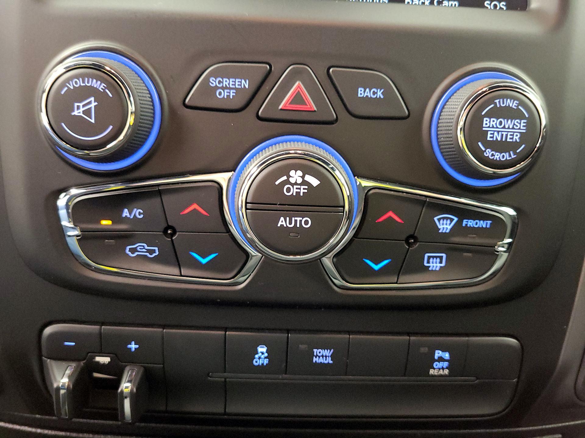 Thumbnail: 2021 RAM 1500 Classic - 16