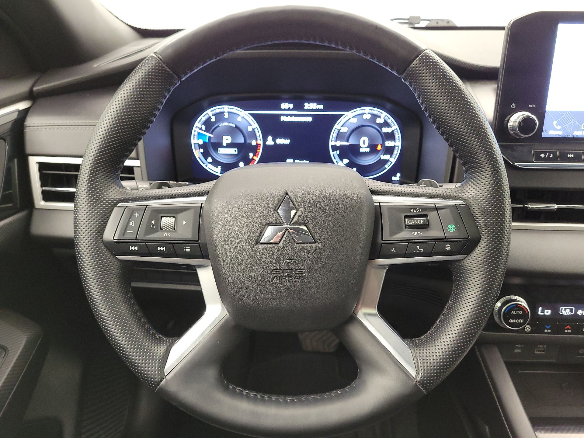 Thumbnail: 2023 Mitsubishi Outlander - 10