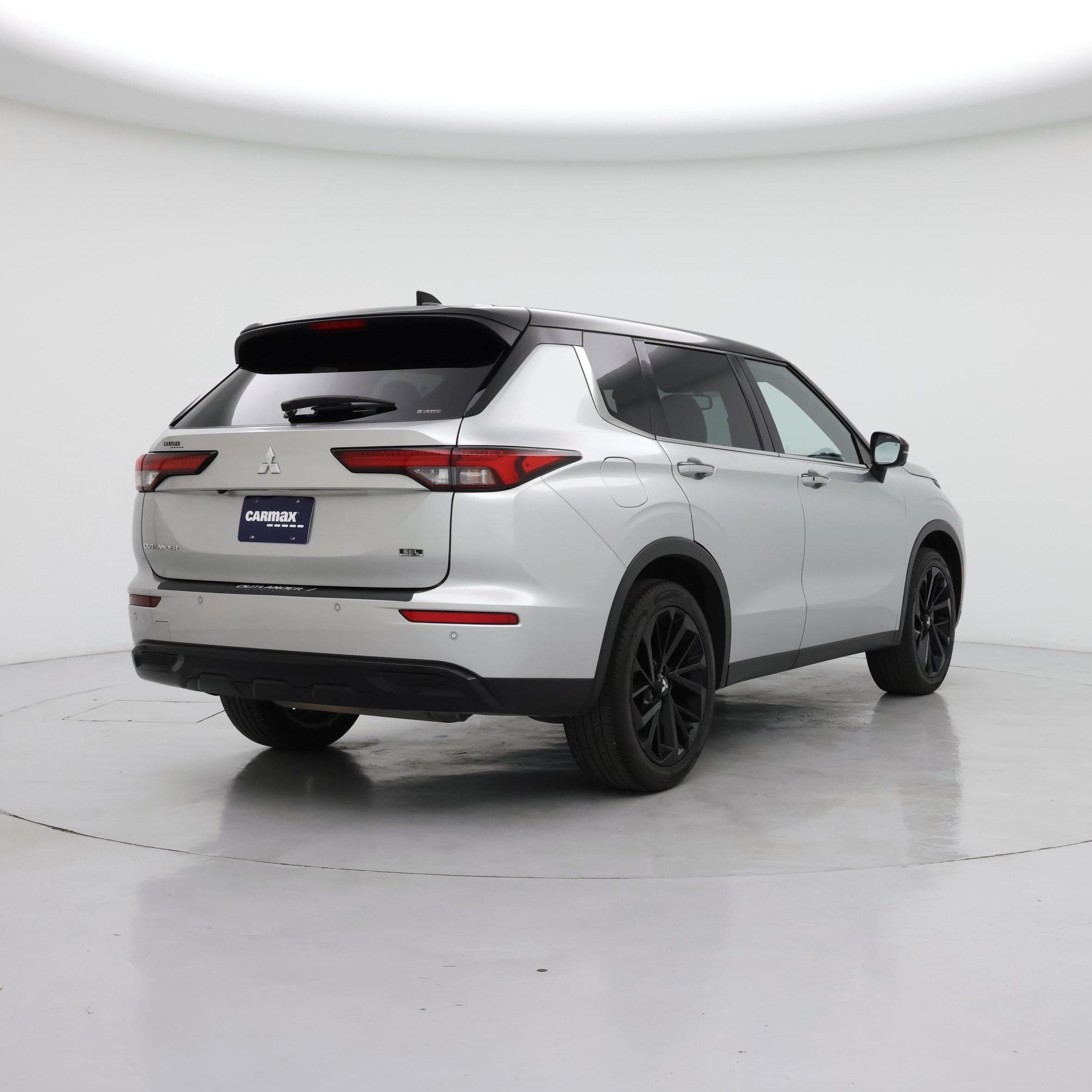 Thumbnail: 2023 Mitsubishi Outlander - 8