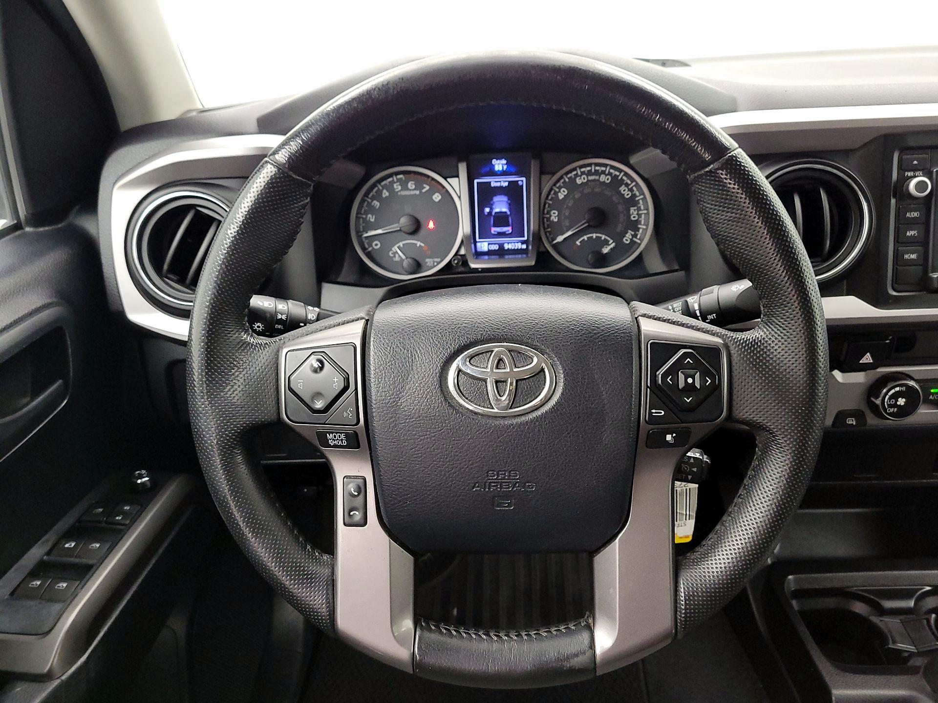 Thumbnail: 2016 Toyota Tacoma - 10