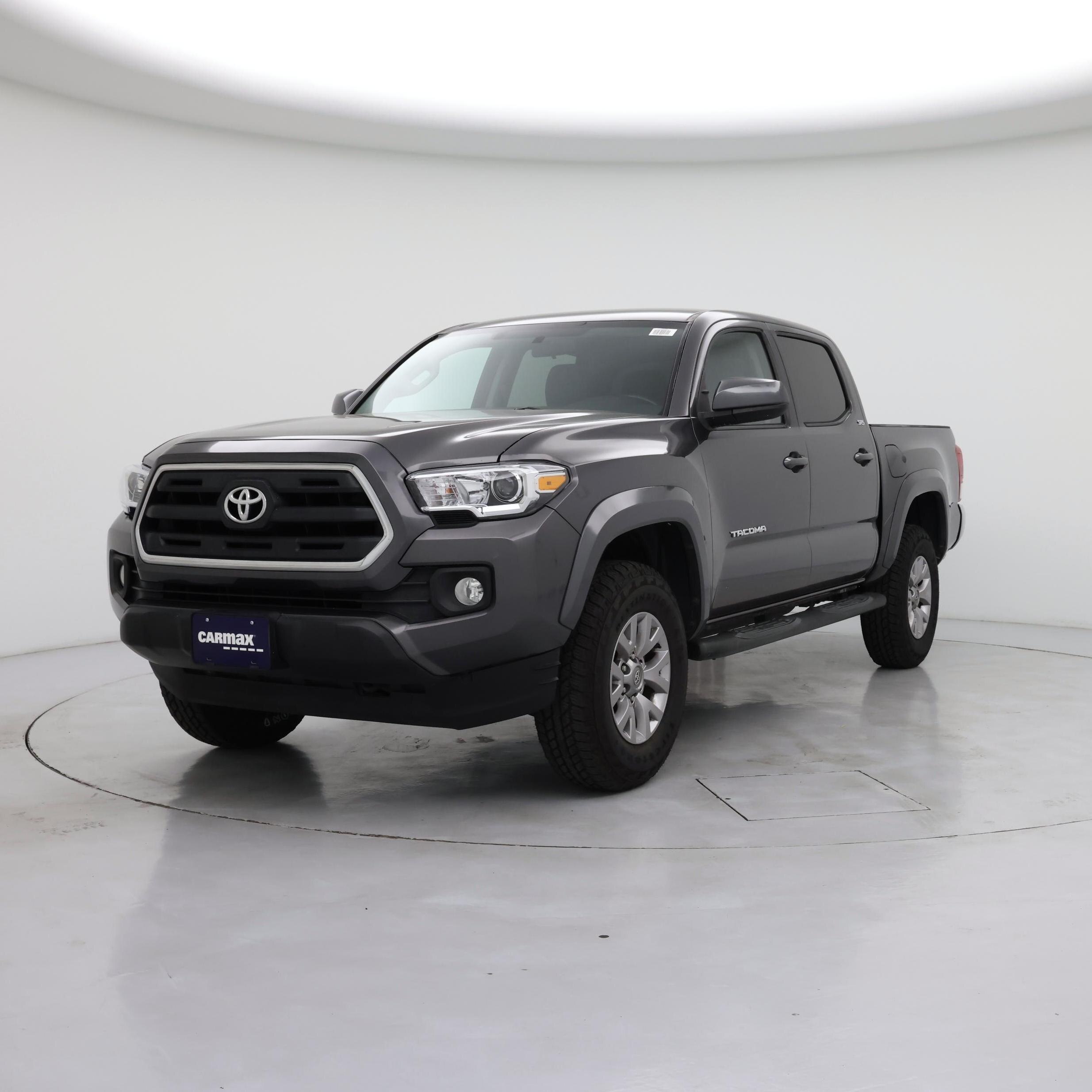 Thumbnail: 2016 Toyota Tacoma - 4