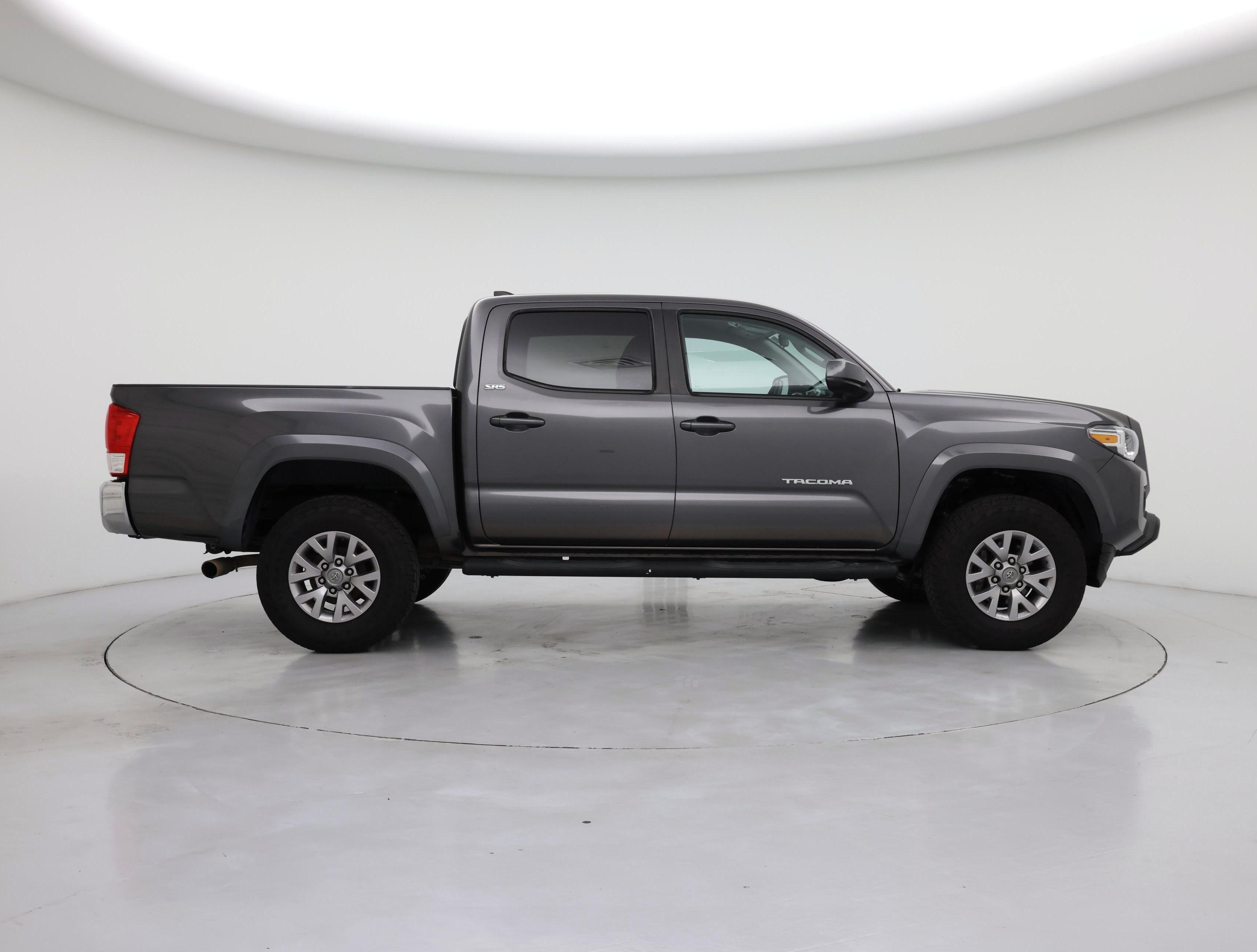 Thumbnail: 2016 Toyota Tacoma - 7
