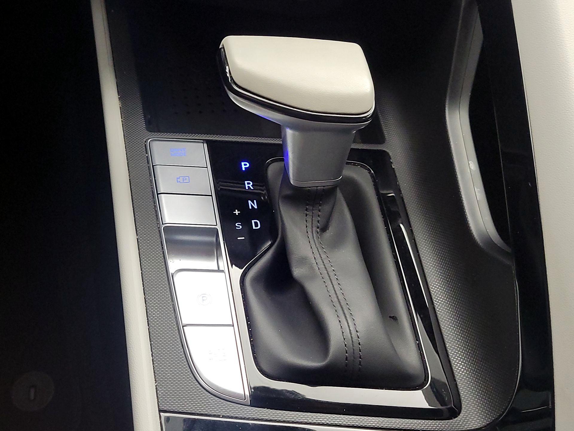 Thumbnail: 2023 Hyundai Elantra - 18
