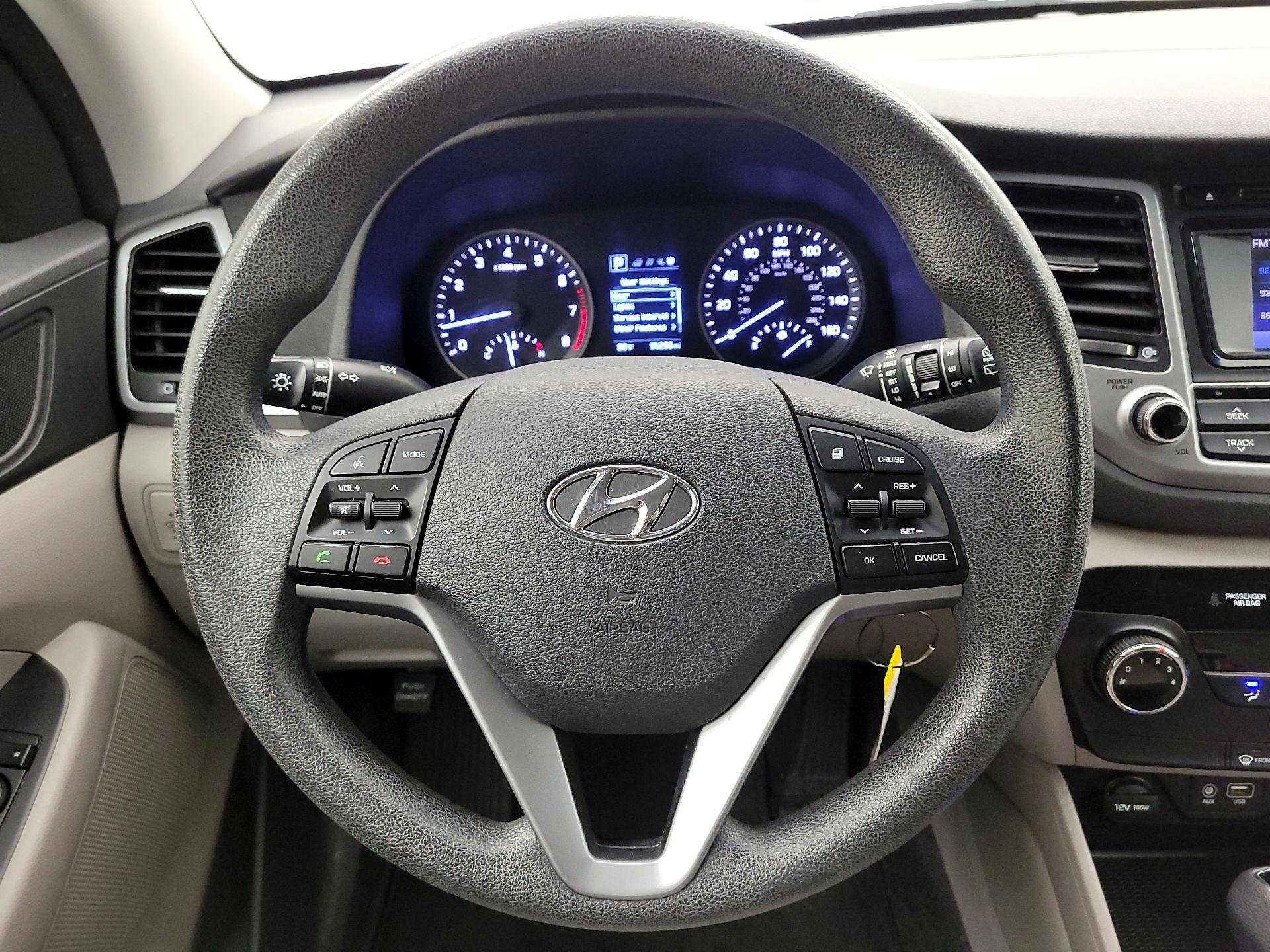 Thumbnail: 2016 Hyundai Tucson - 10