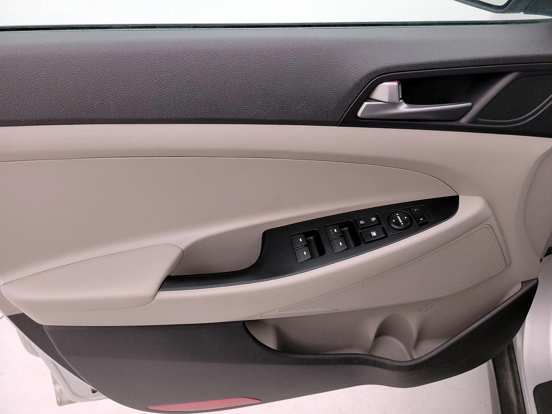 Thumbnail: 2016 Hyundai Tucson - 12