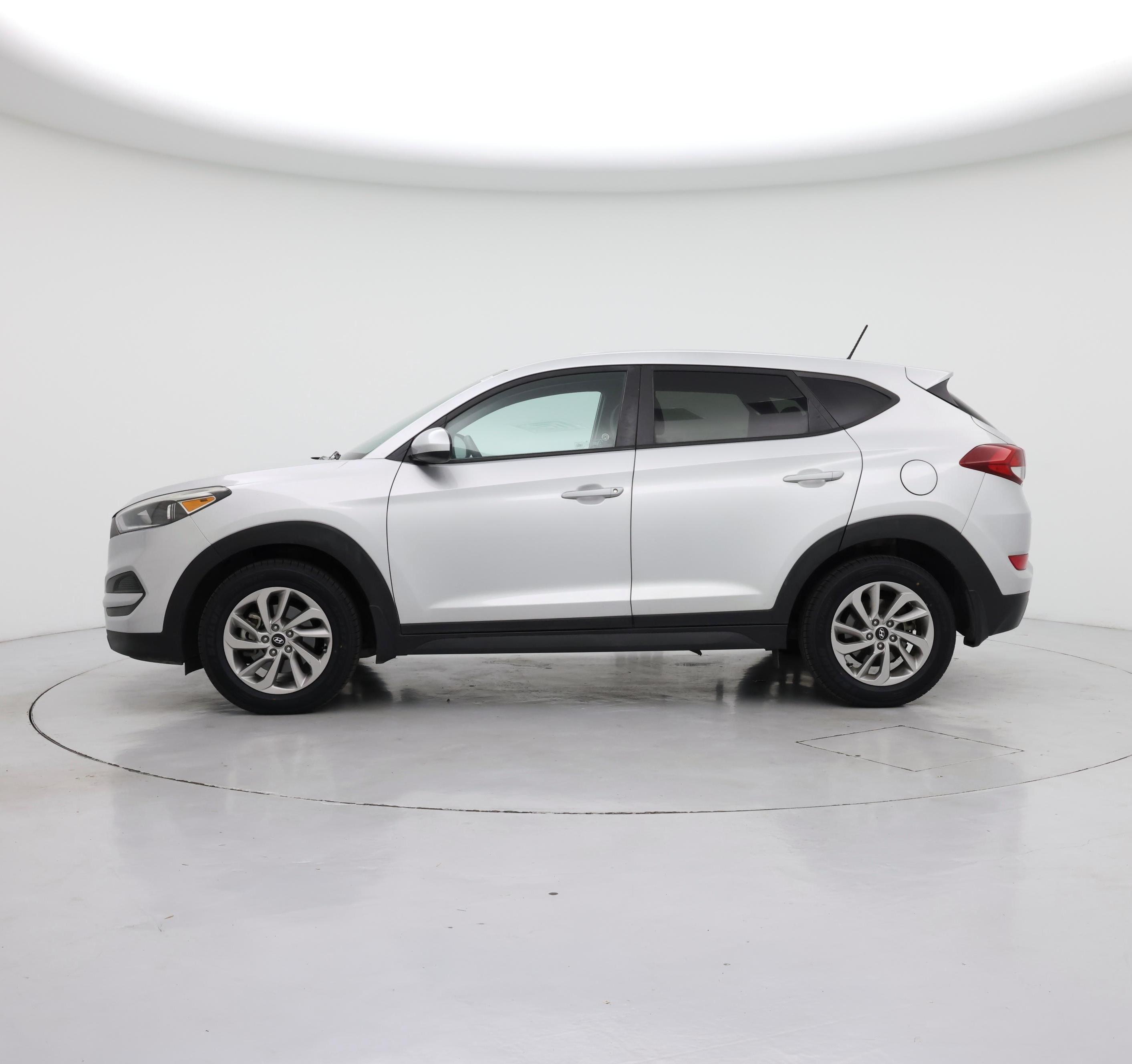 Thumbnail: 2016 Hyundai Tucson - 3