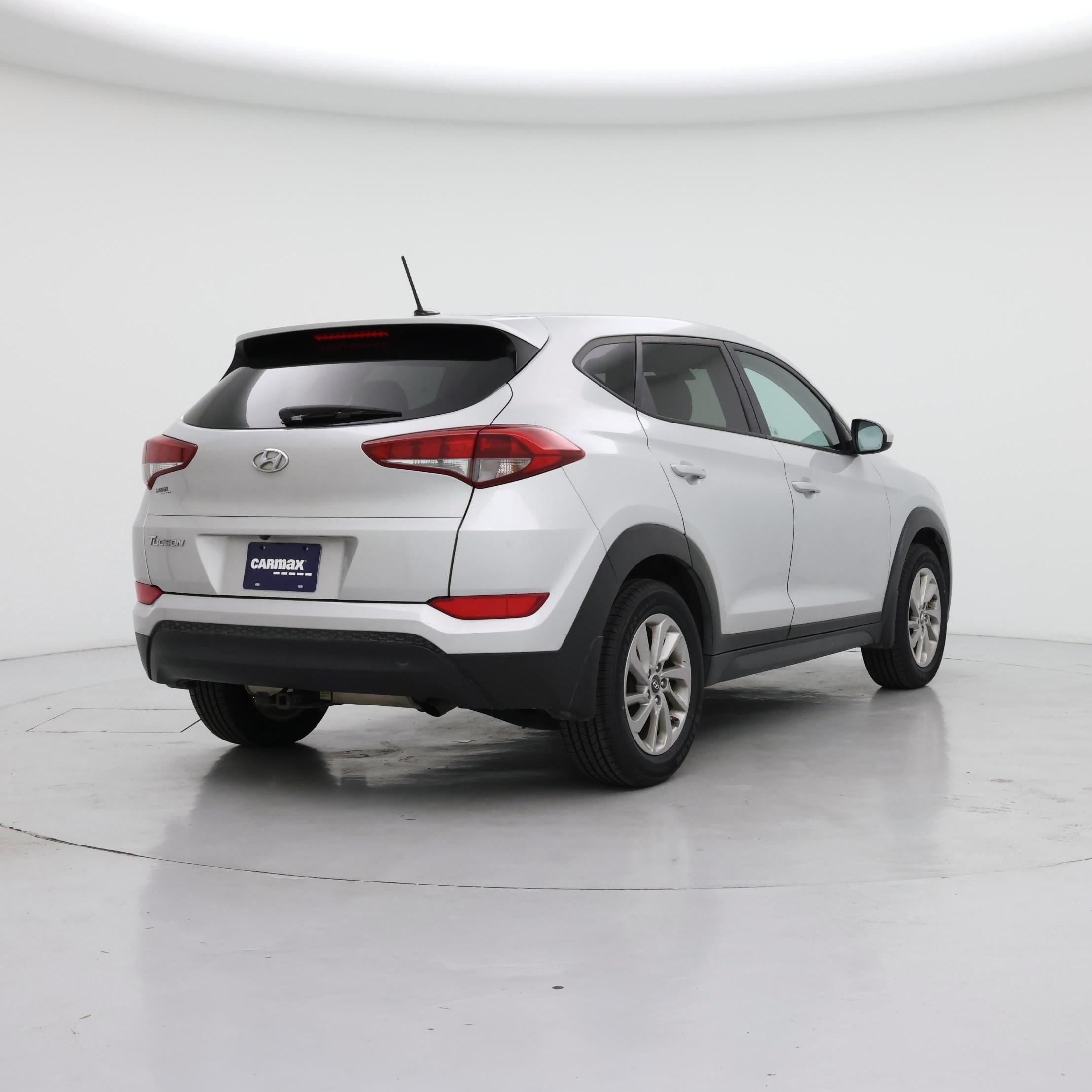 Thumbnail: 2016 Hyundai Tucson - 8