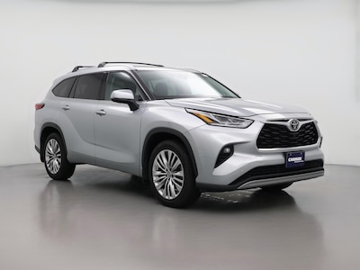 Silver 2023 Toyota Highlander Platinum